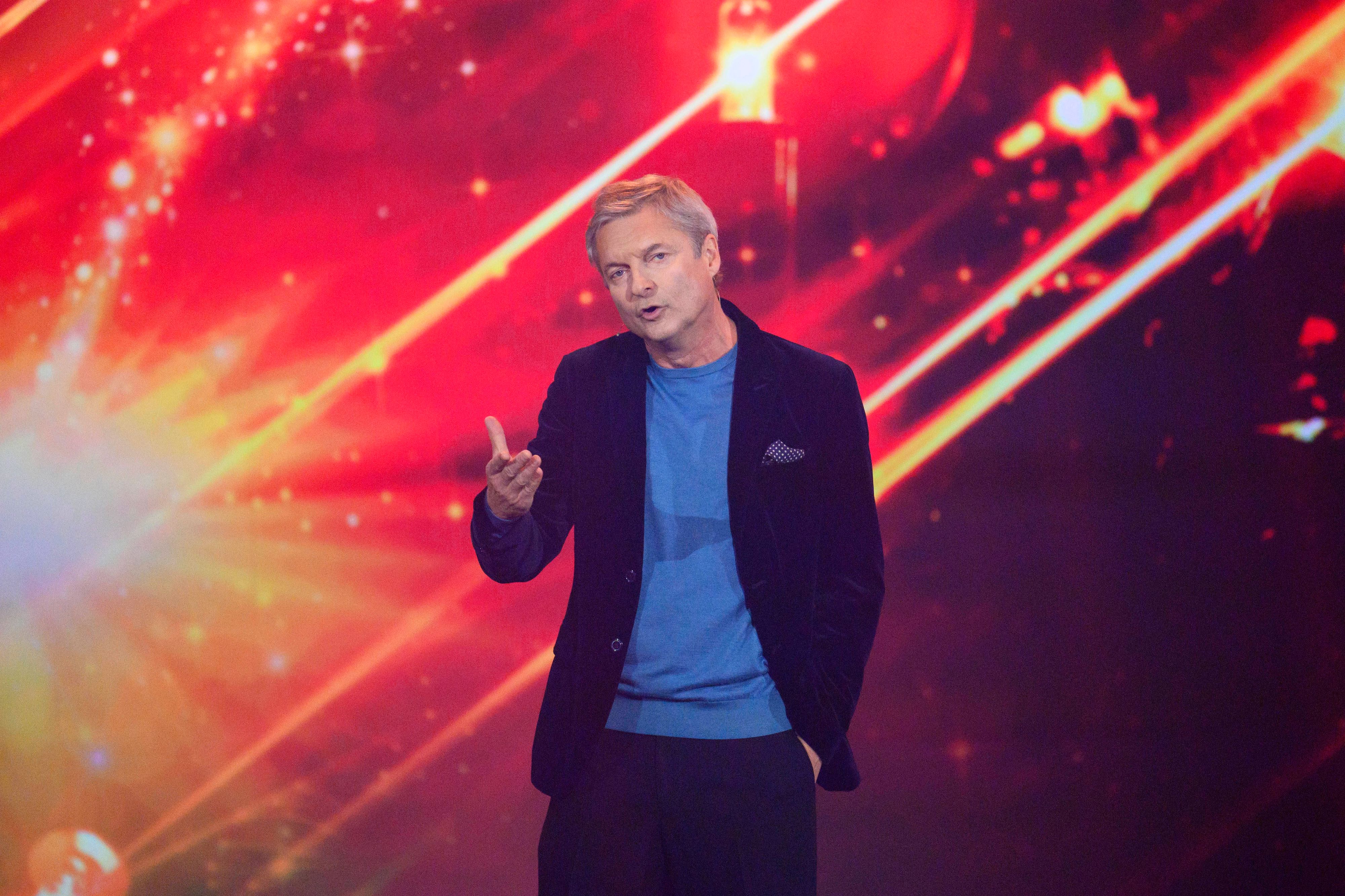 Alfred Dorfer steht wieder mit seinem neuen Programm auf der Bühne.