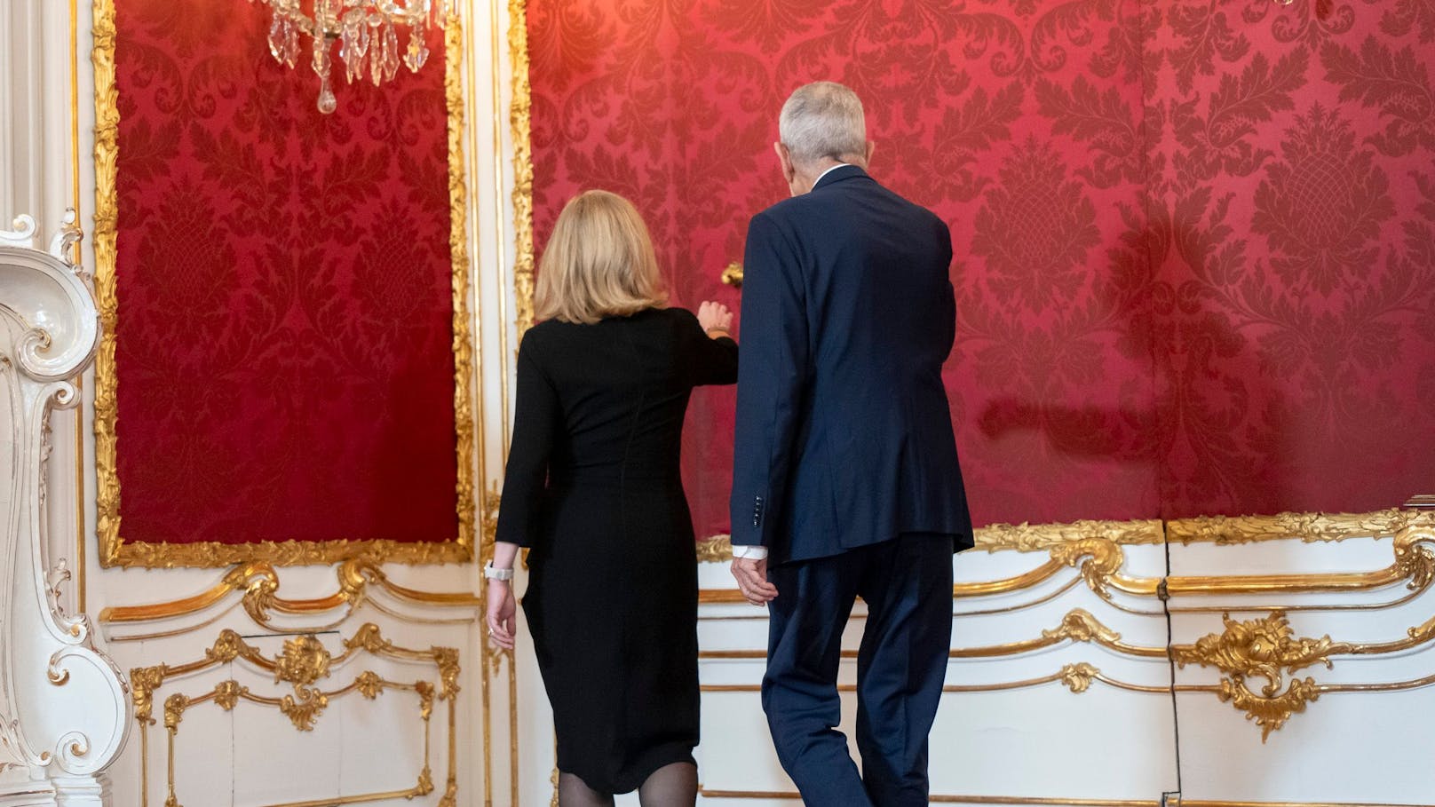 NEOS-Chefin Beate Meinl-Reisinger zu Gast bei Bundespräsident Alexander Van der Bellen.