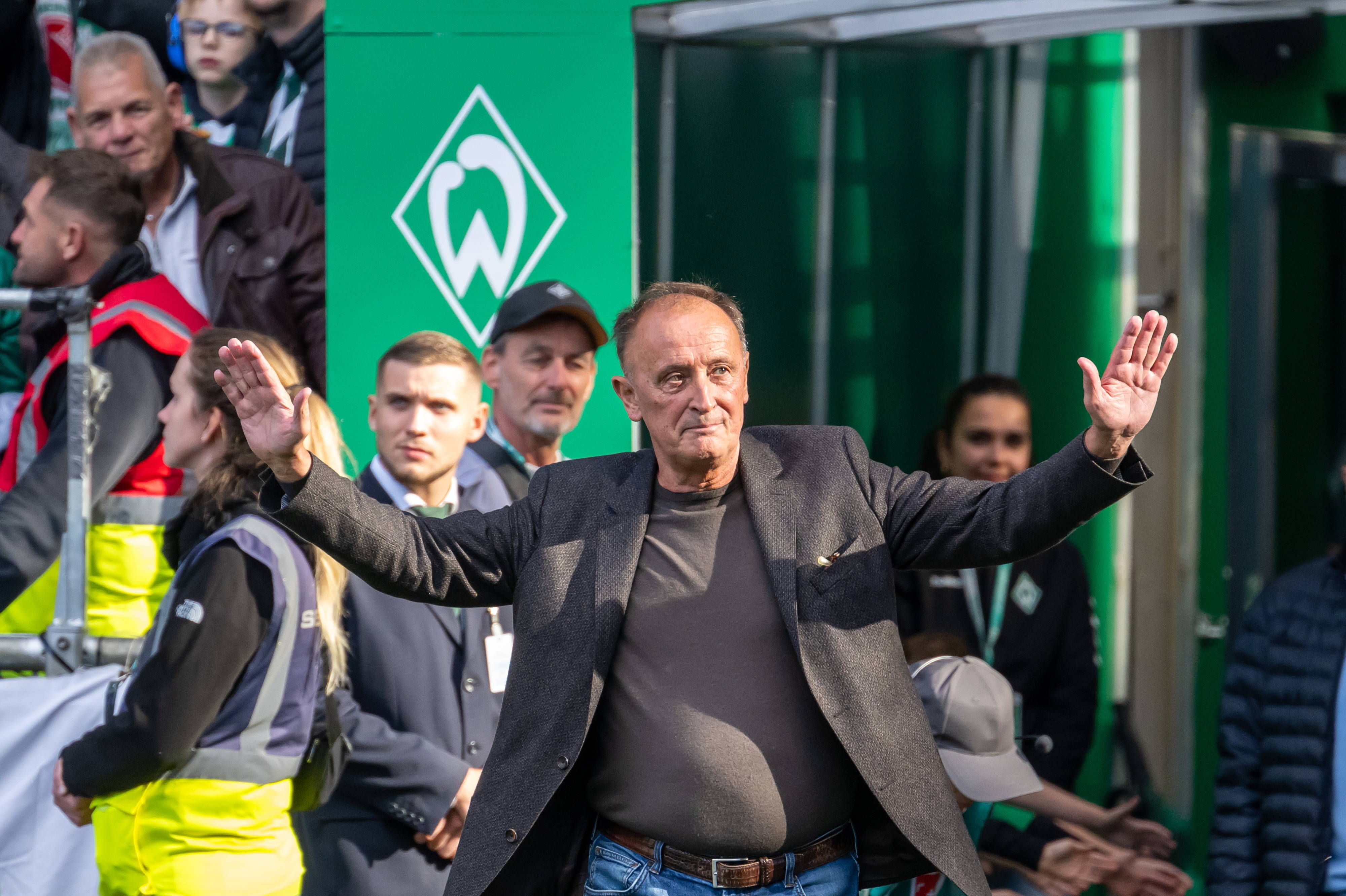 Der Fußball trauert um Dieter Burdenski. 