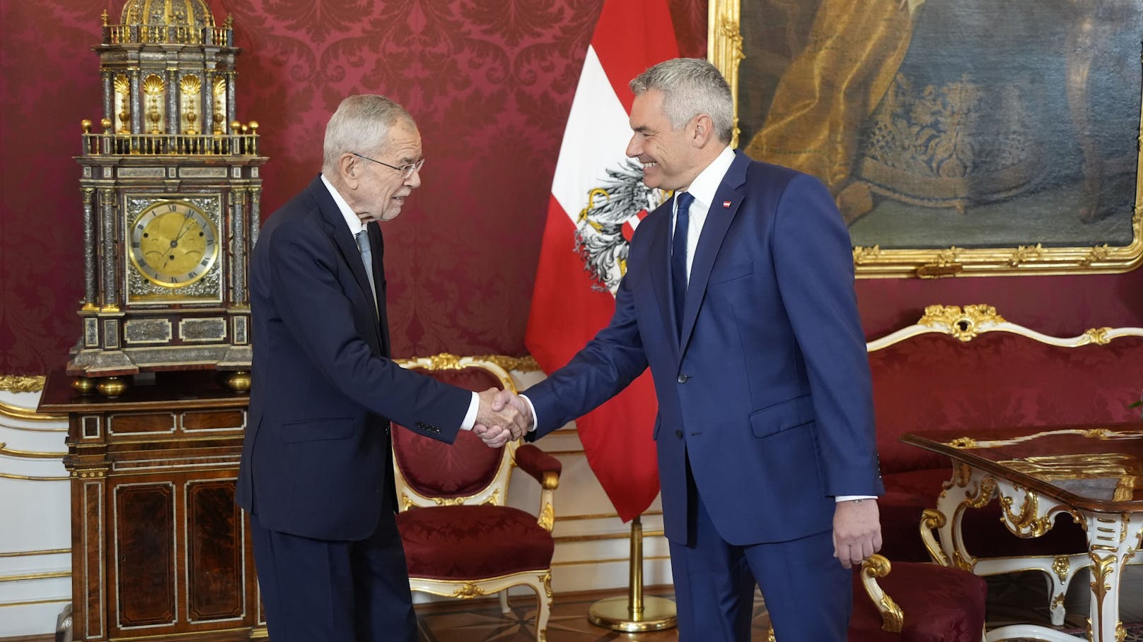 Bundeskanzler und ÖVP-Chef Karl Nehammer bei Alexander Van der Bellen.