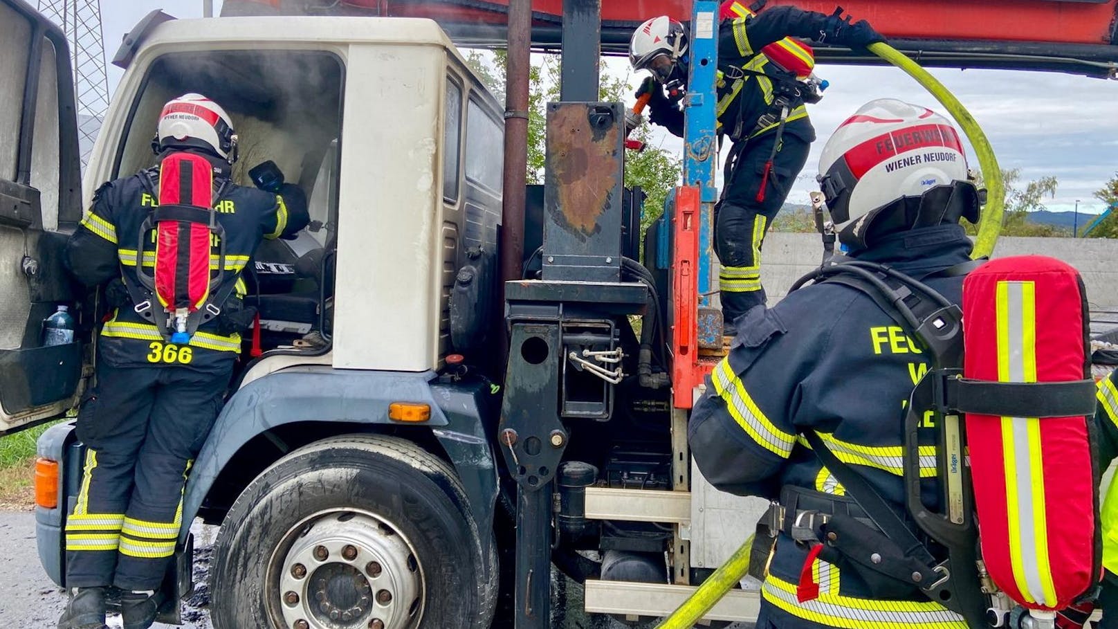 Die Feuerwehr Wiener Neudorf stand mit 21 Mitgliedern im Einsatz