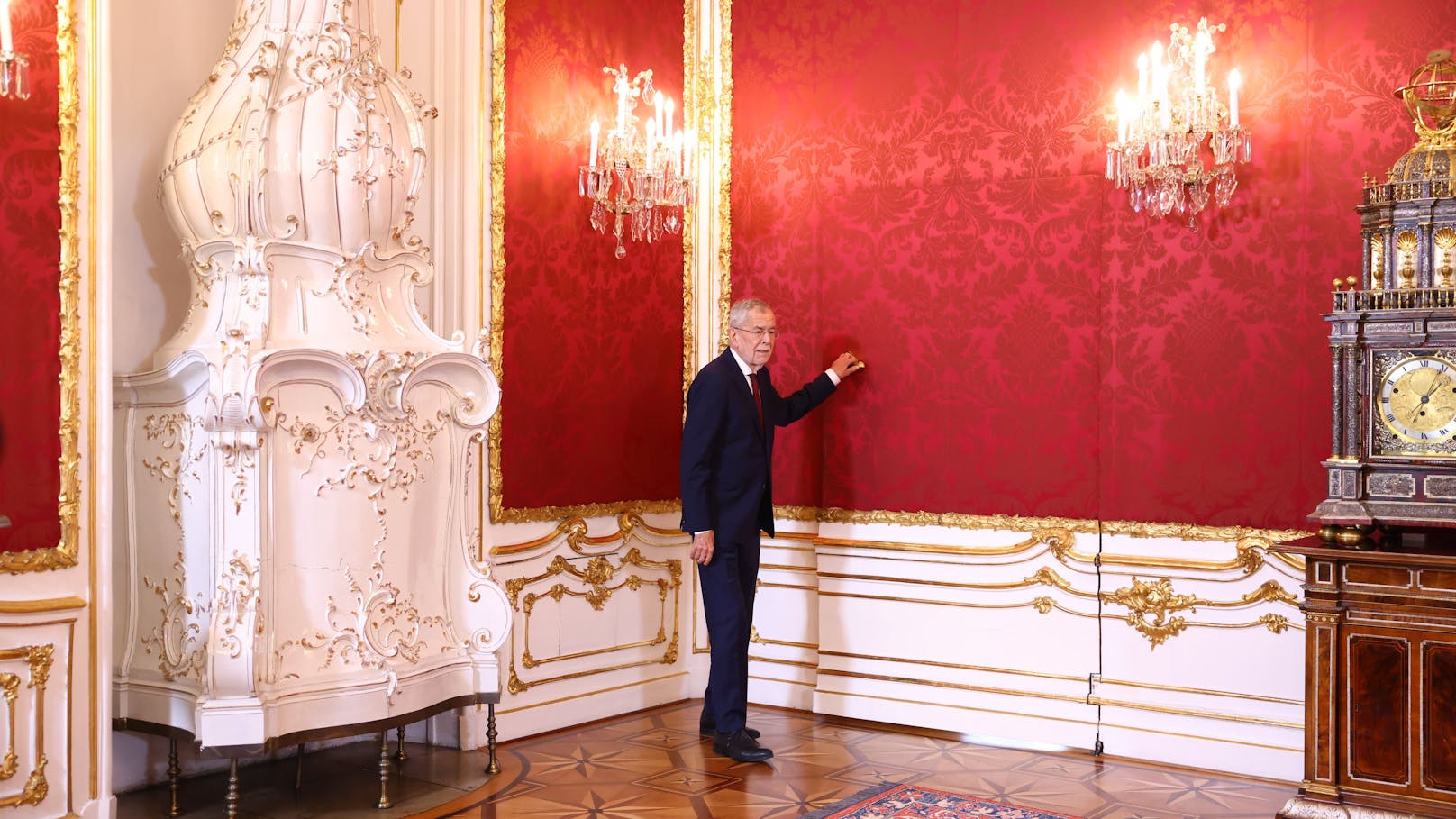 Bundespräsident Alexander Van der Bellen lud die Chefs der fünf Parlamentsparteien nach der Wahl einzeln in die Hofburg.