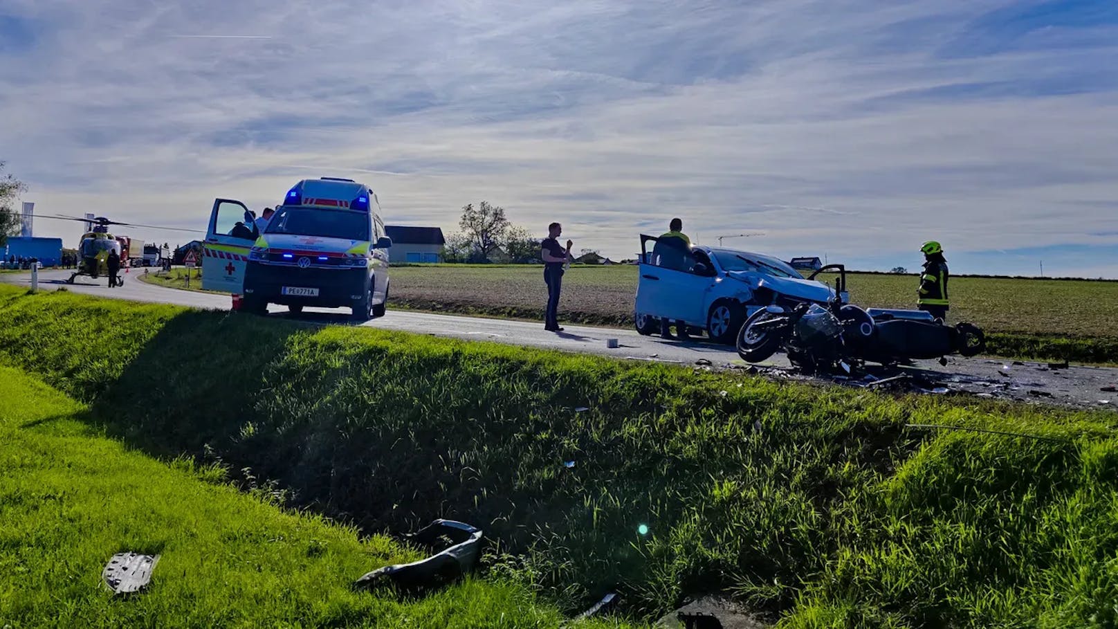 Am Mittwoch ereignete sich gegen 14:45 Uhr auf der B123 im Bereich Frensdorf im Gemeindegebiet von Wartberg ob der Aist ein schwerer Verkehrsunfall.