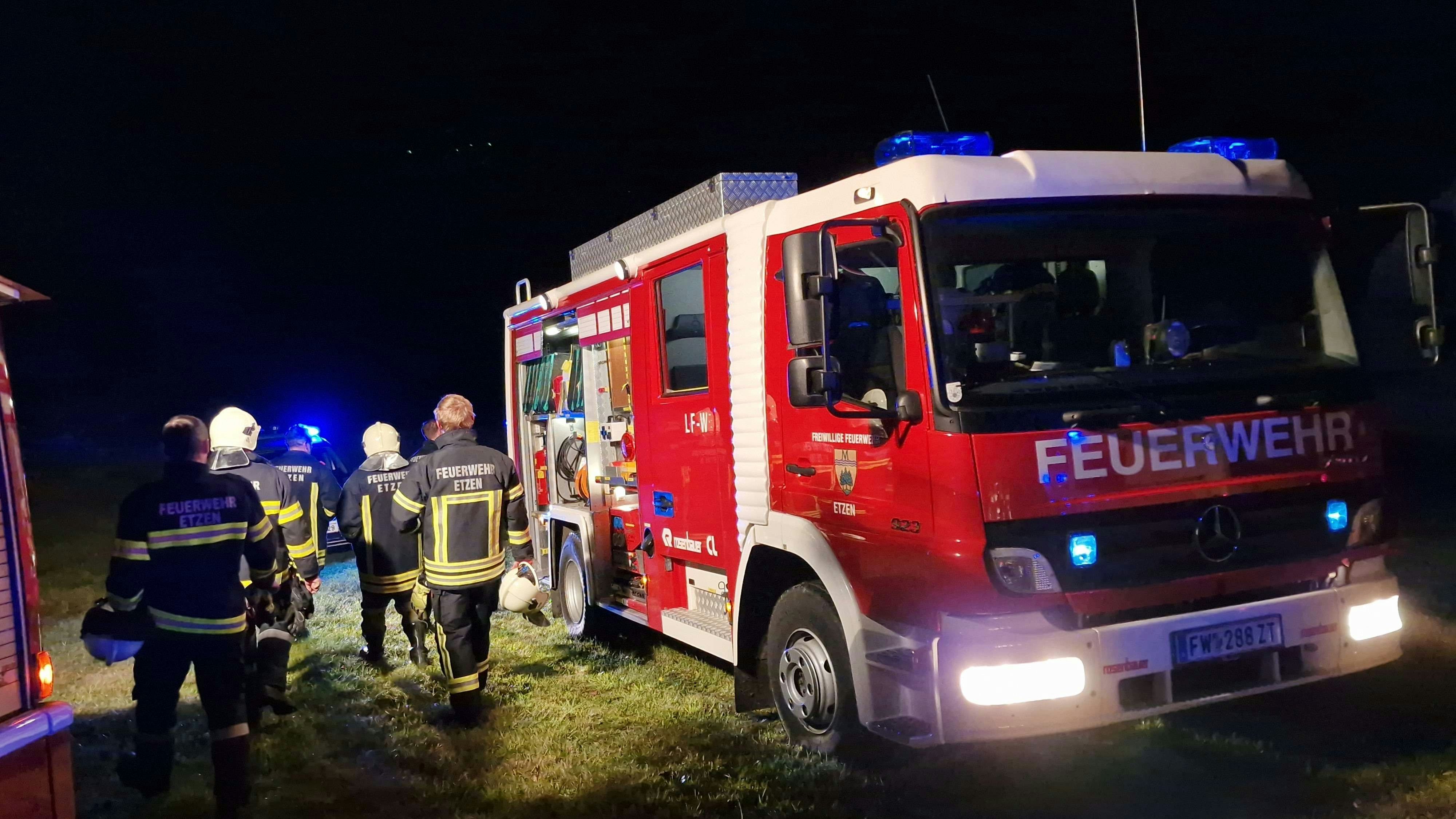 Heute.at - Vom Traktor eingeklemmt: Landwirt sofort tot