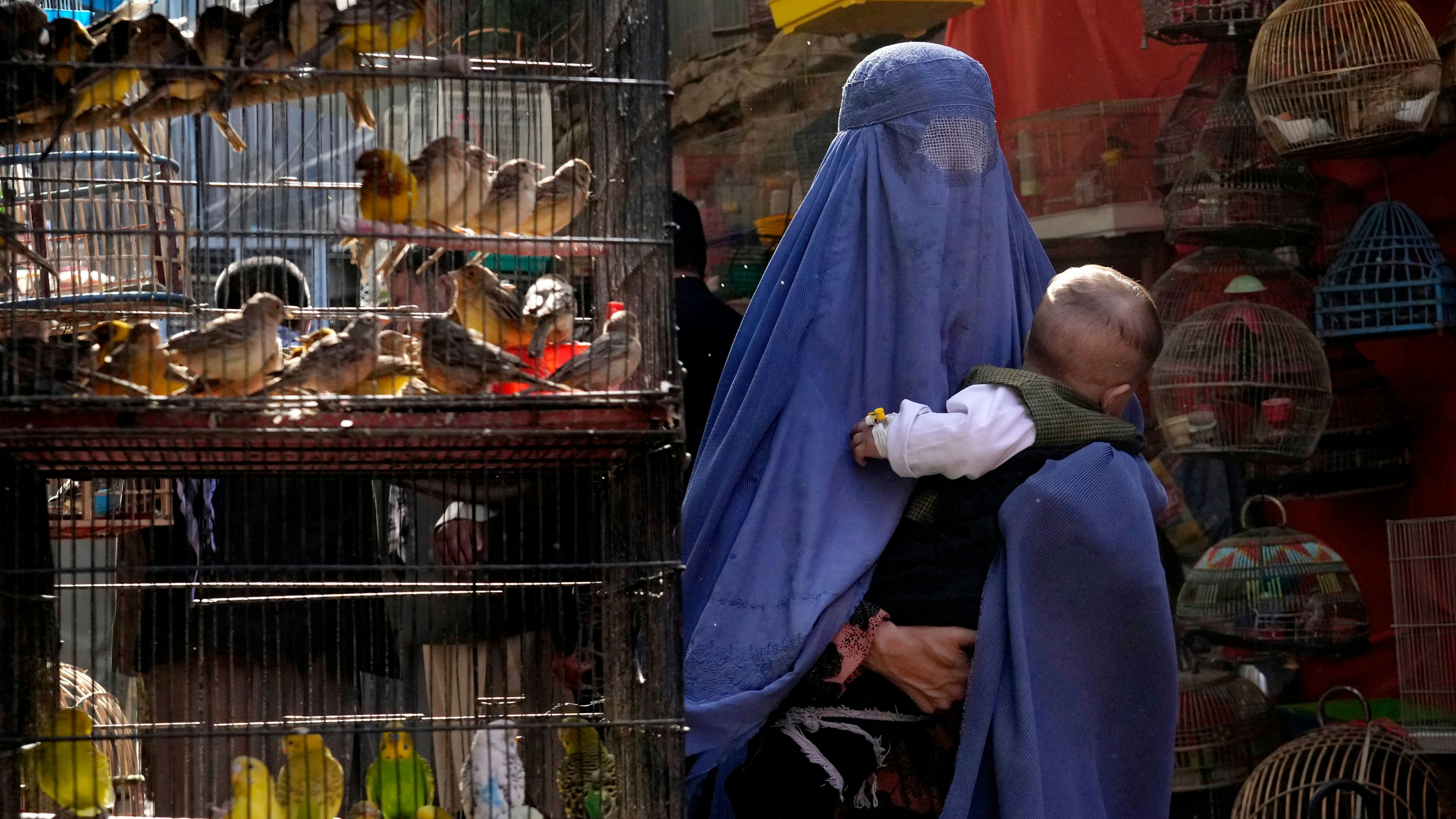 weshalb die EU Afghaninnen einen Asyl-Persilschein ausstellt