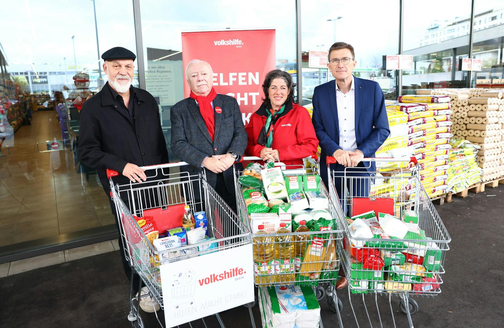 Erich Fenninger, Michael Häupl, Tanja Wehsely, Spar-Chef Alois Huber (v.l.)