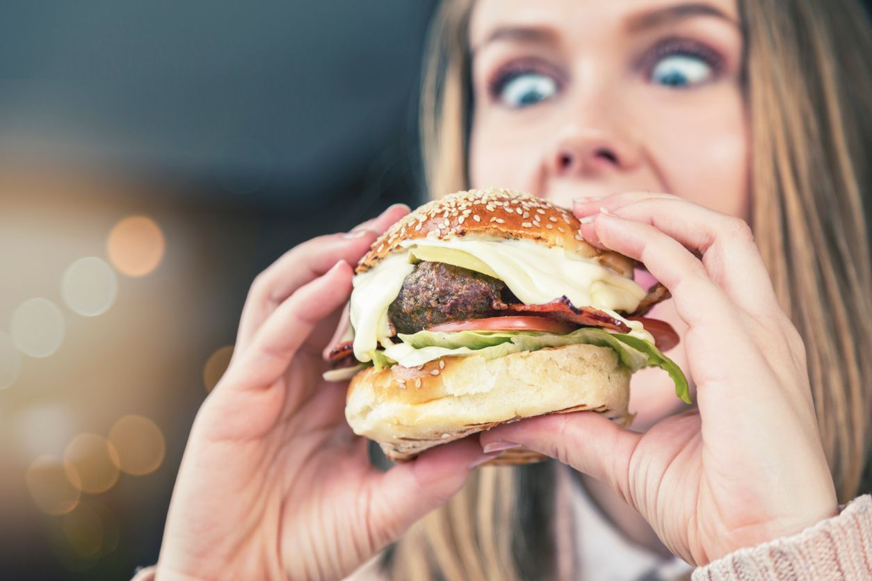 Was steckt in meinem Burger drin? Die Gefahr von Bakterien-Verunreinigungen steigt.