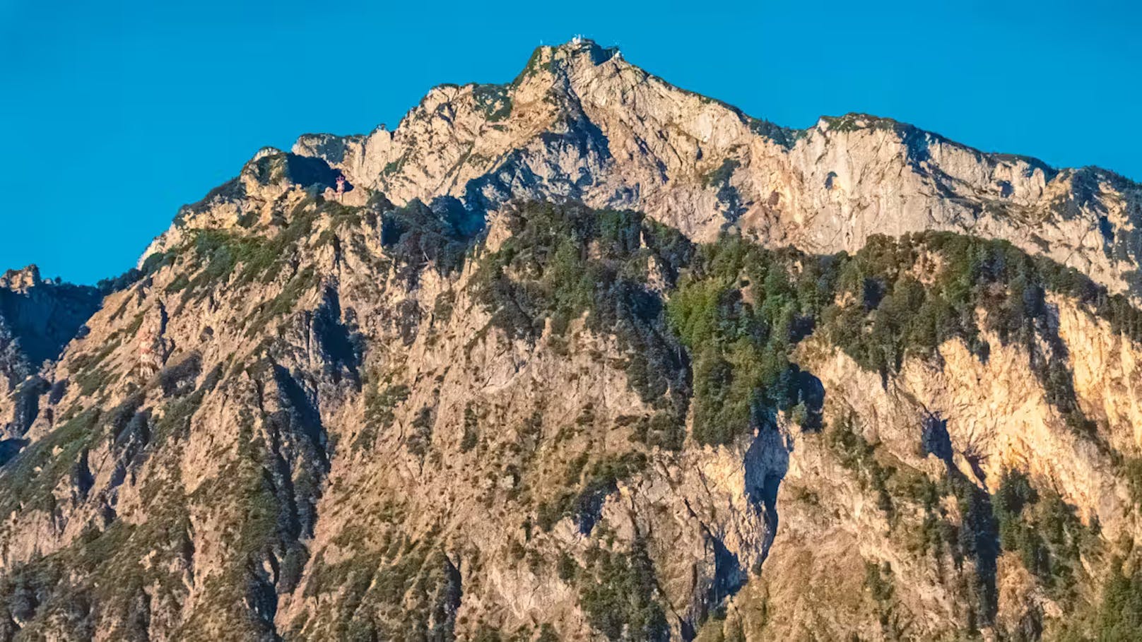 Der Berg an der deutsch-österreichischen Grenze gilt seit Jahren als symbolträchtiger Ort für die rechte Szene.