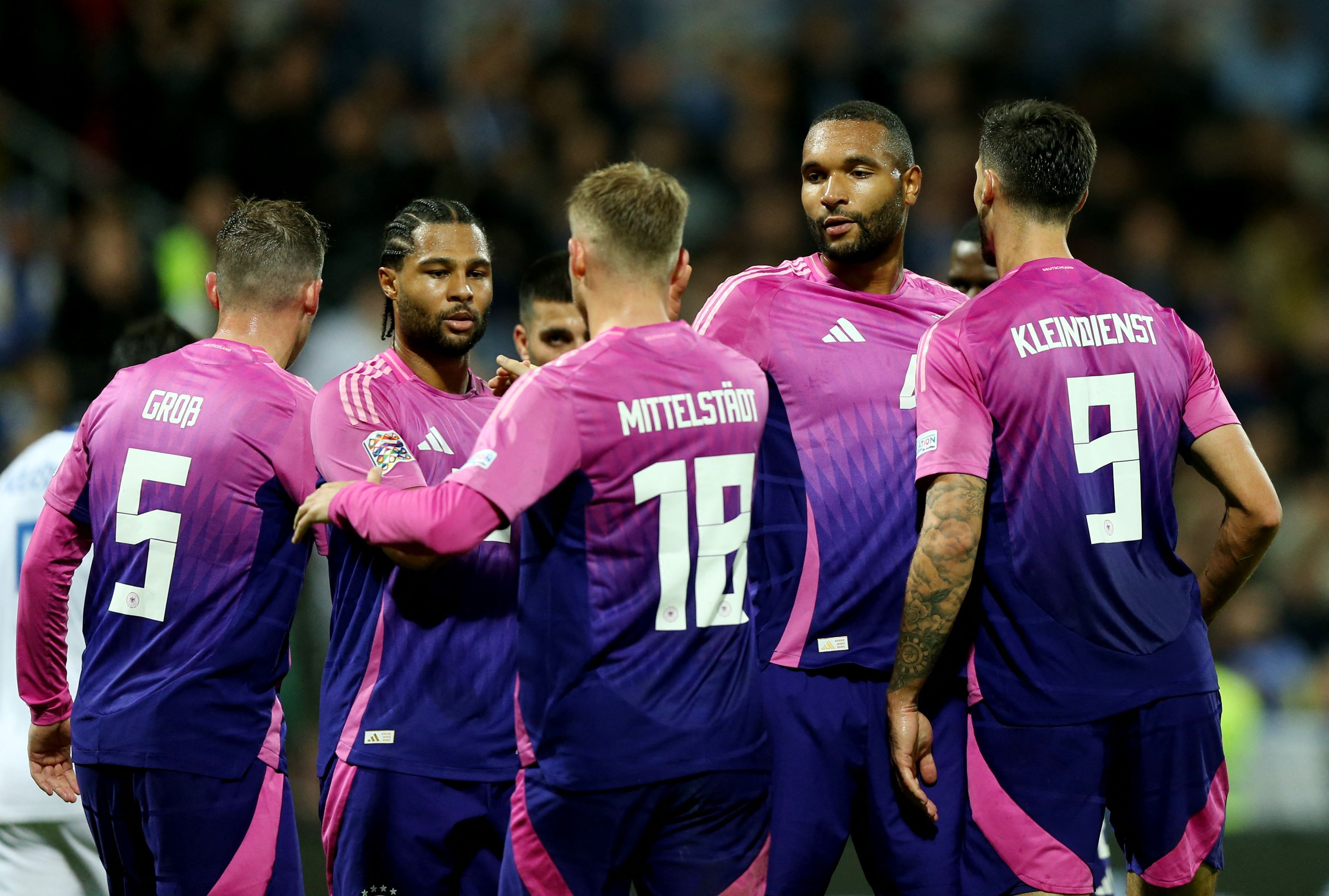 Deutschlands Nationalteam bejubelt den Sieg gegen Bosnien. 