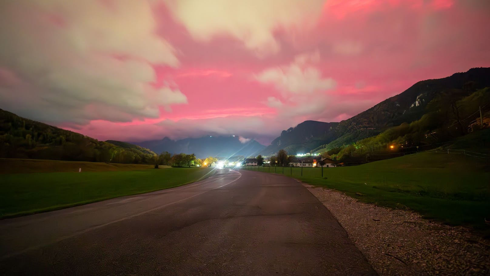 Wunderschönes Farbspiel – Nordlichter über dem Rax-Gebiet.