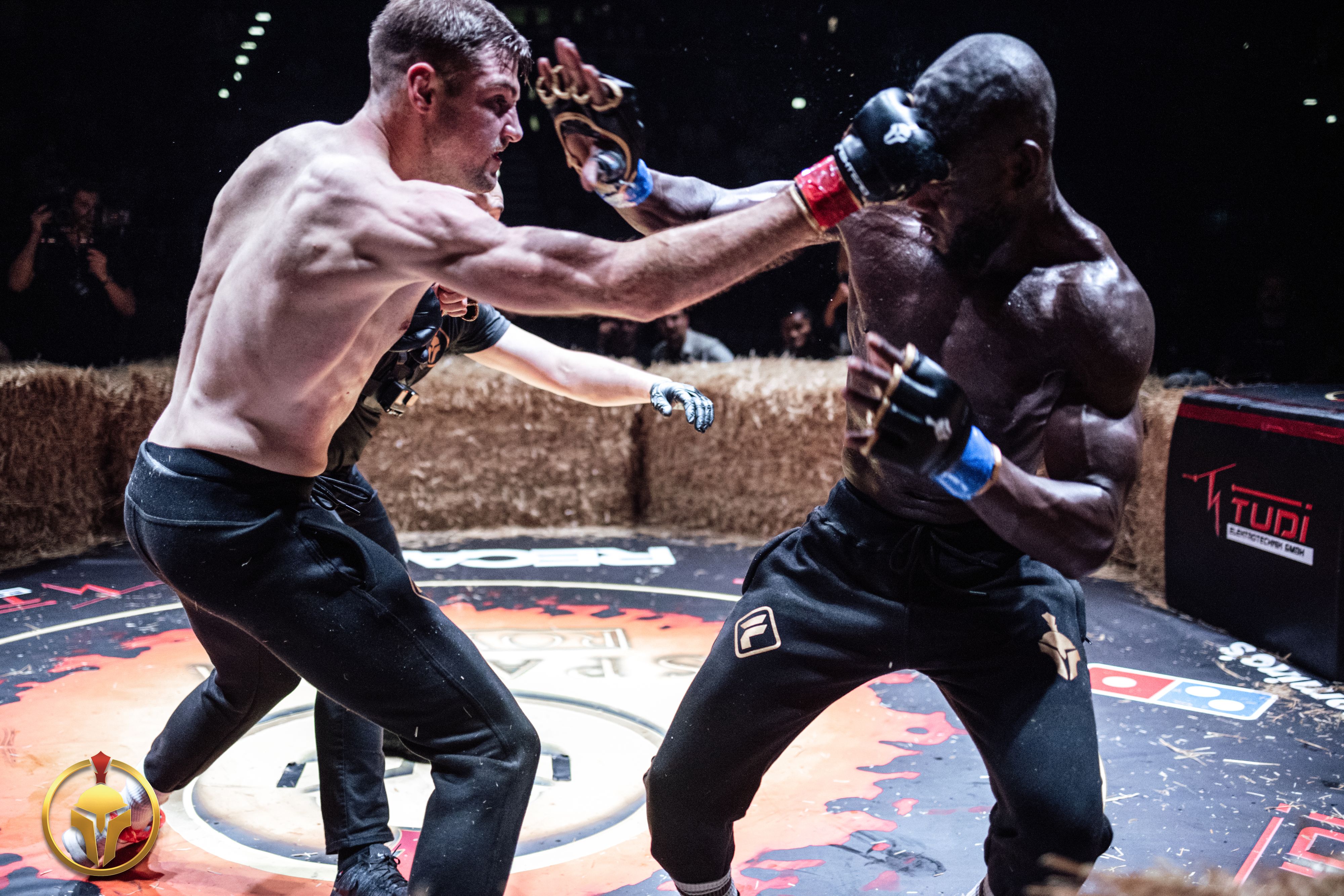 MMA im Heu bei Sparta Royale
