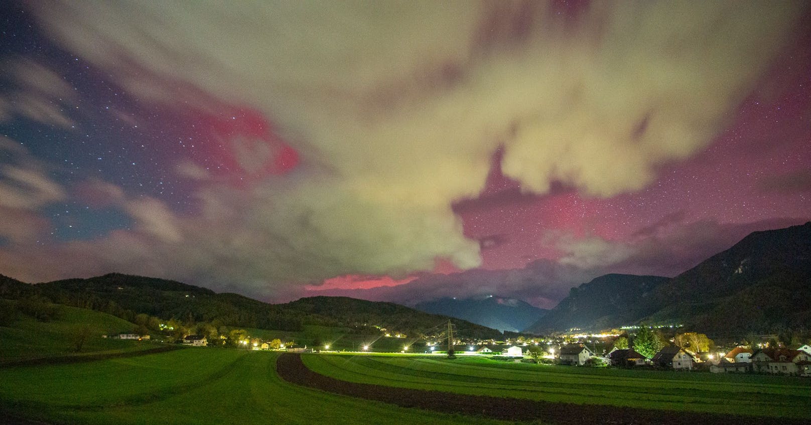 Österreicher erfreuen sich an die Polarlichter in ihrer Region. (Raxgebiet)