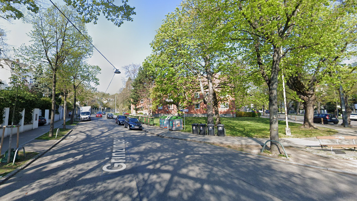 Der Mann fuhr gegen einen Baum und verstarb noch vor Ort.