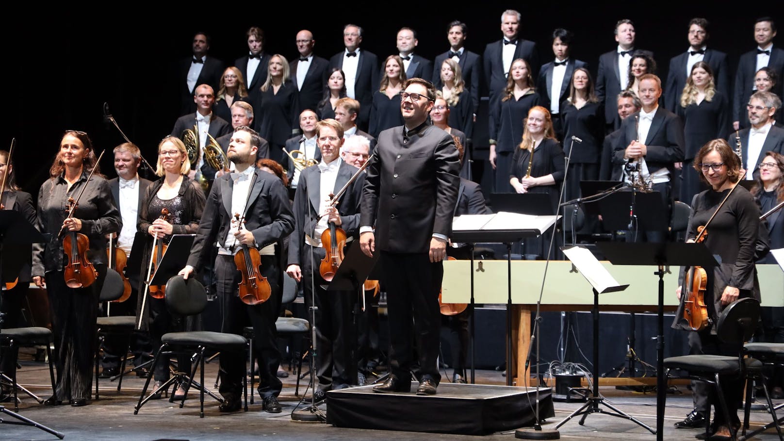 Die Wiener Symphoniker spielten auf.