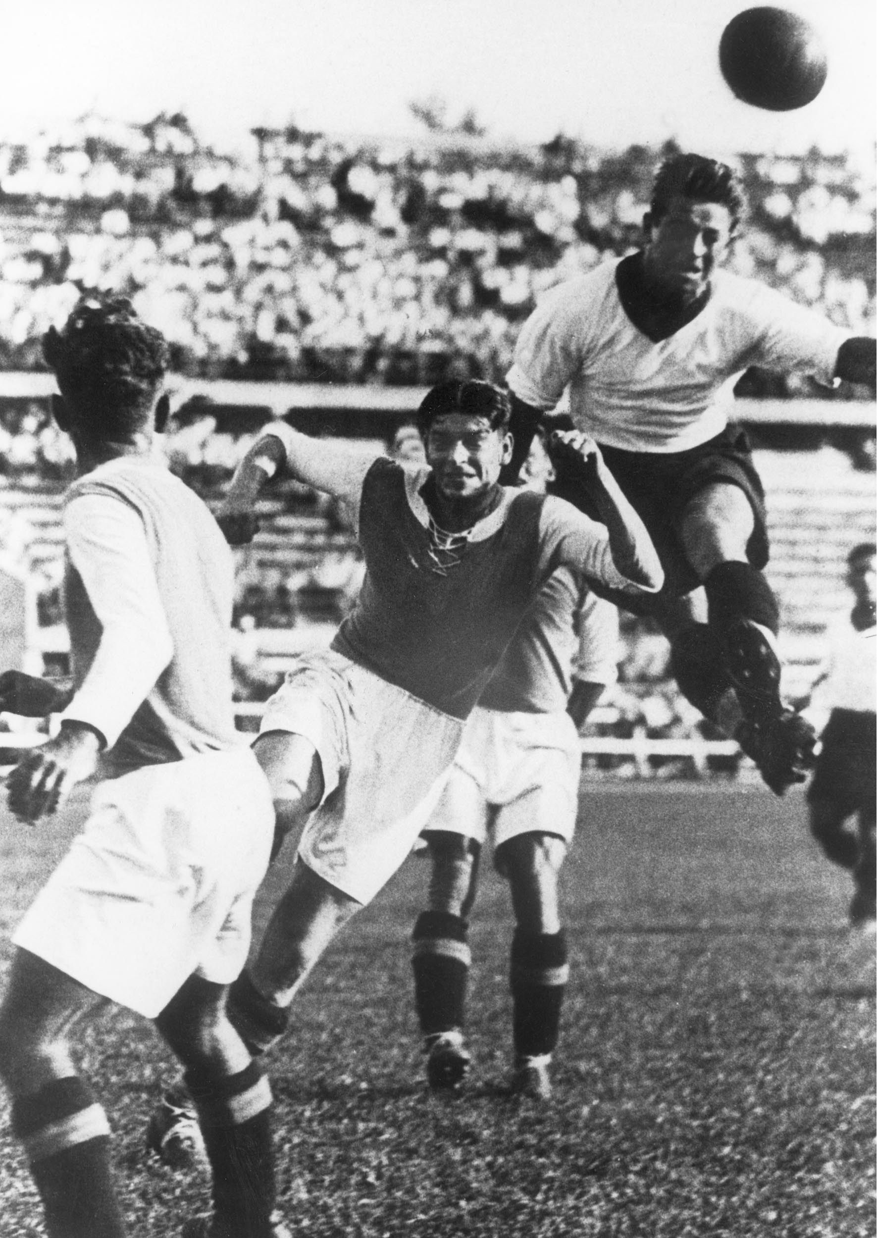 Karl Sesta (r.) beim Luftduell, aufgenommen 1953.