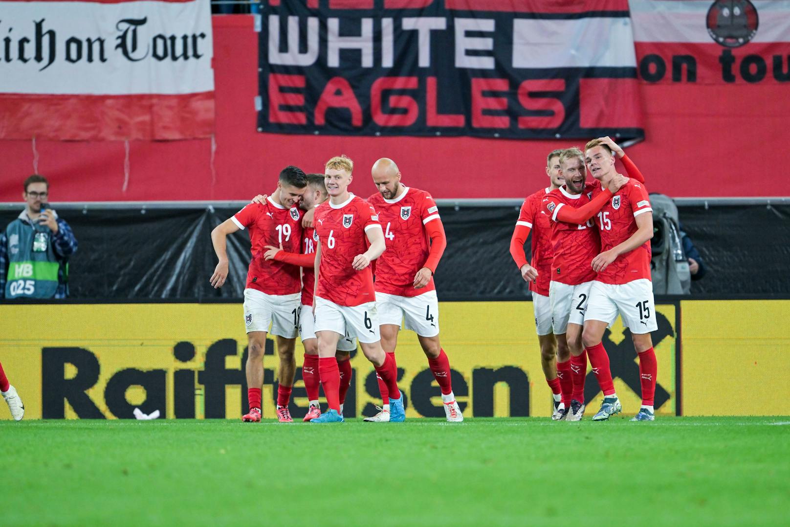 Dann brechen bei Norwegen alle Dämme. Philipp Lienhart wird von Romano Schmid bedient, hält den Kopf perfekt hin und stellt auf 3:1.