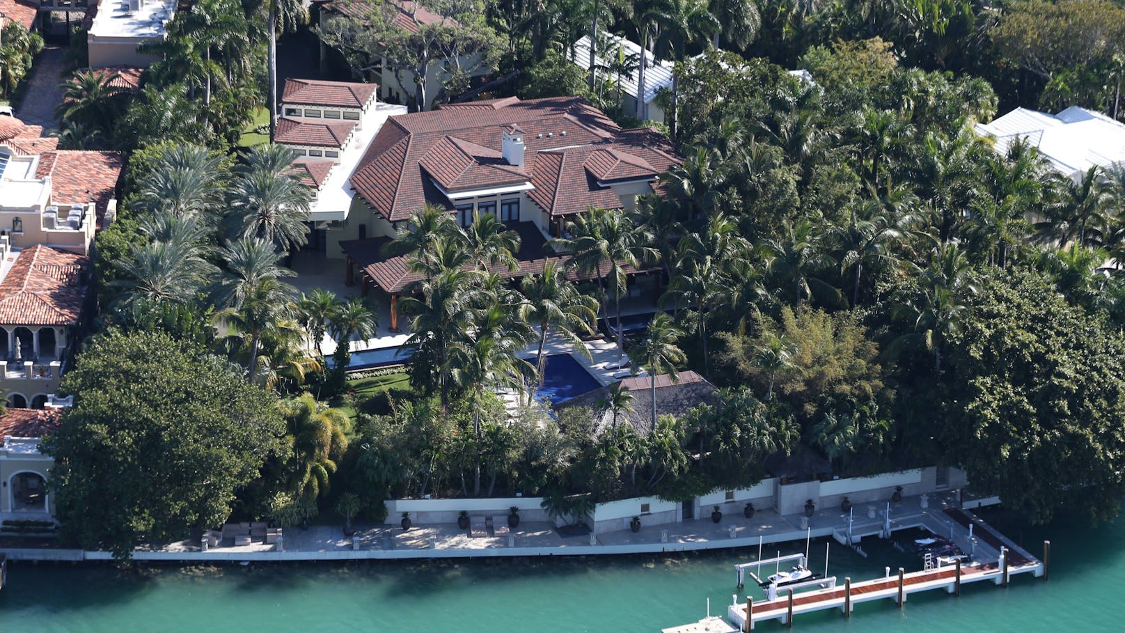 Sein Anwesen auf der künstlichen Insel "Star Island": erste Reihe am Wasser, natürlich mit Pool und Bootsanleger.