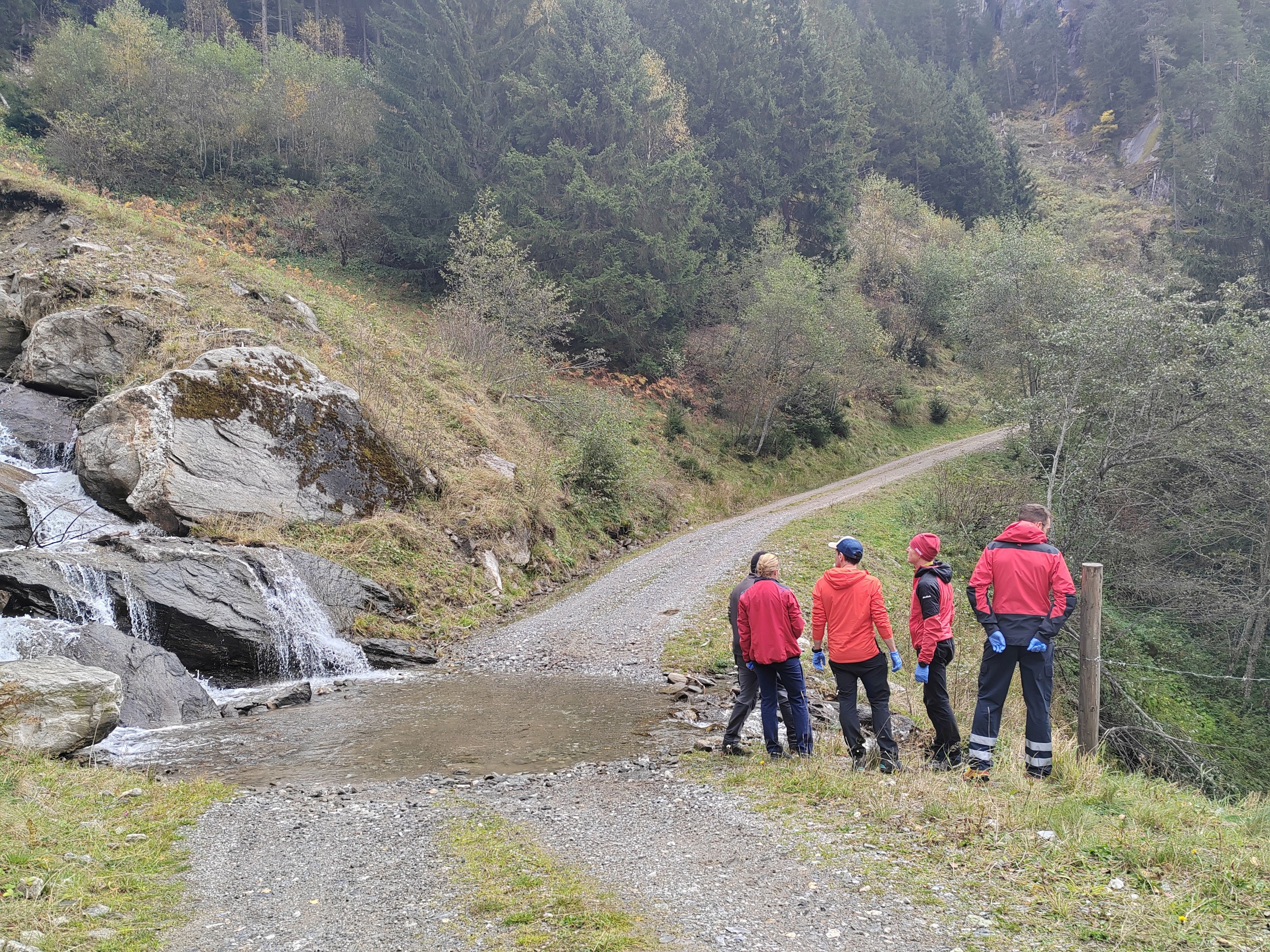 Tödlicher Absturz über Bachbett in Brandberg, Tirol, am 13. Oktober 2024.