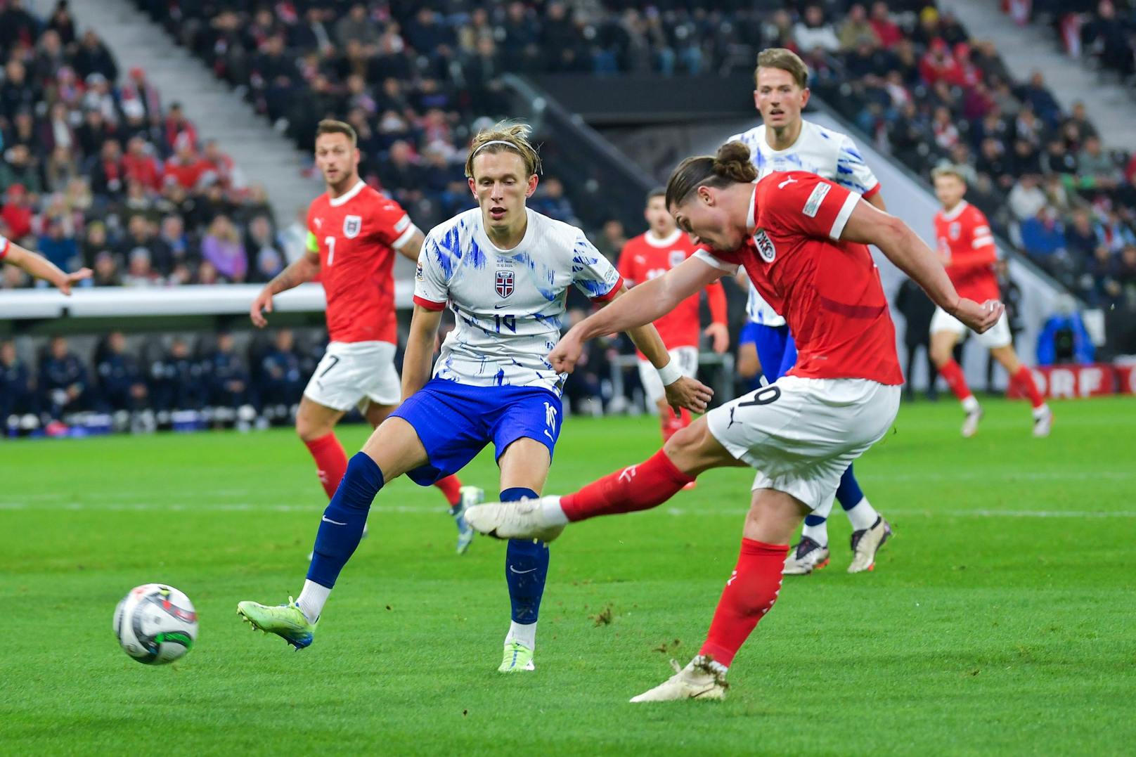 Marcel Sabitzer scheitert mit einem satten Linksschuss nur knapp am möglichen 2:0.