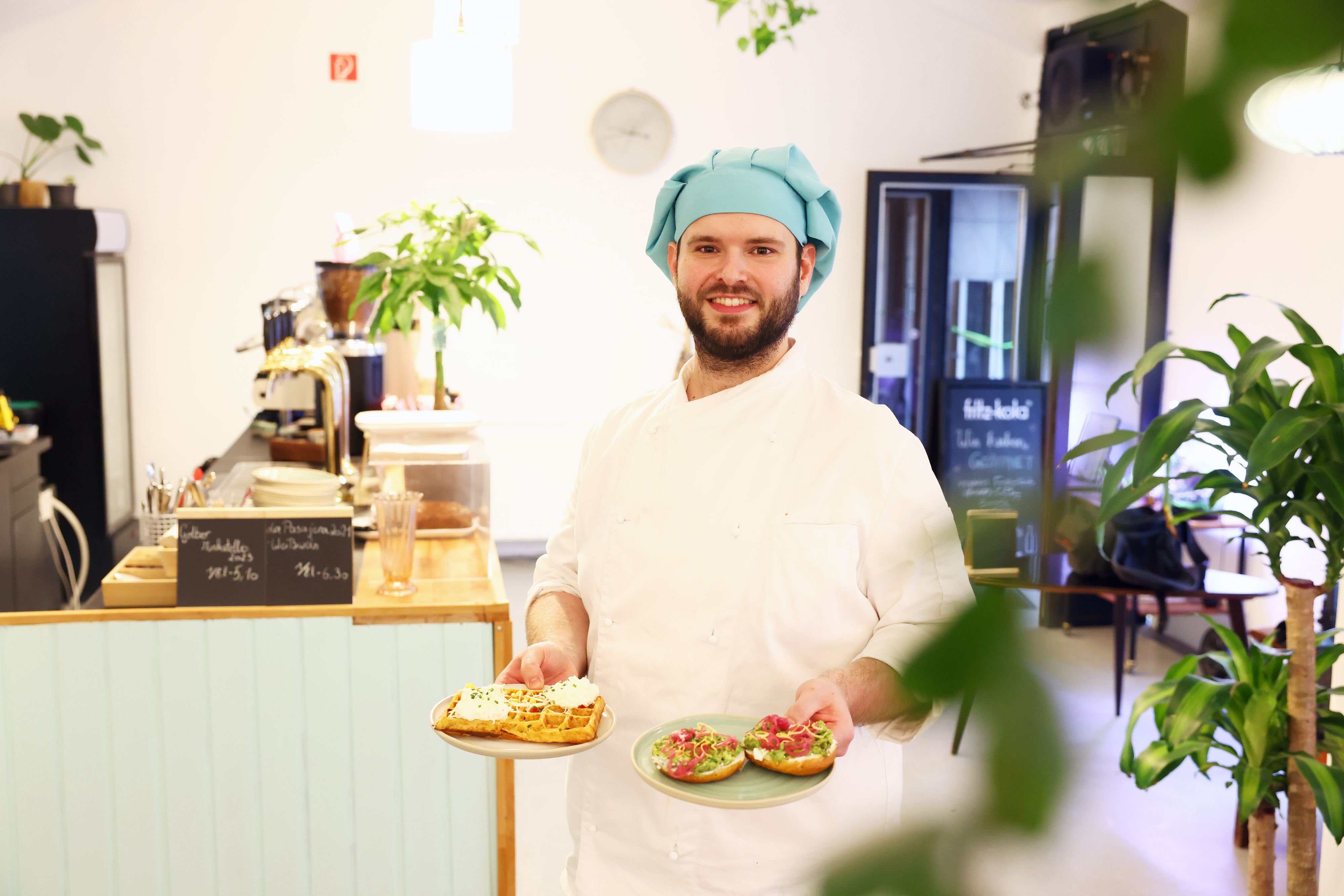 Rupert Alexander Tömböl fand das vegane Angebot in Wien nicht überzeugend - darum bietet er es nun selbst an