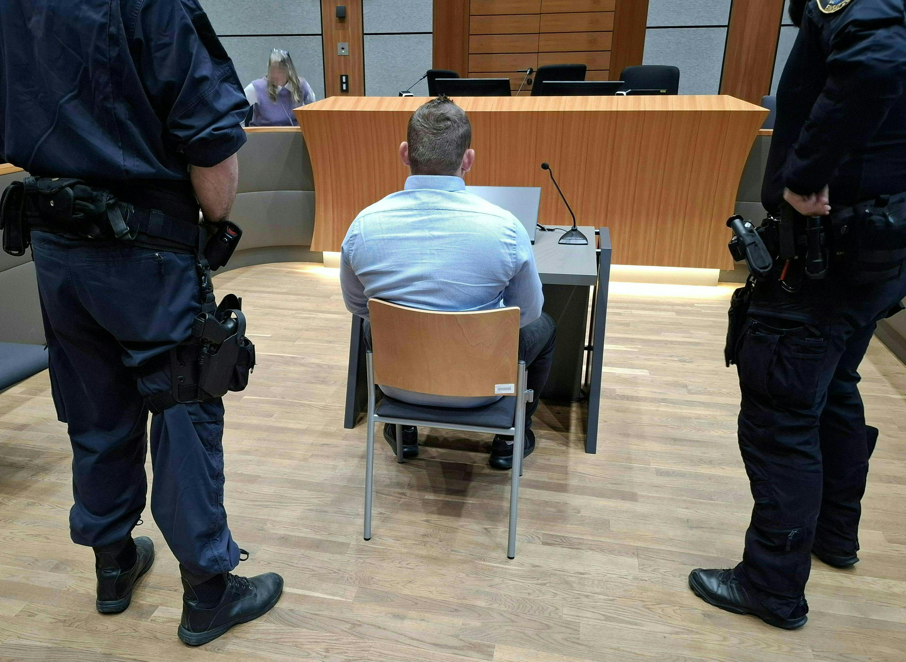 Angeklager vor Gericht in Tirol.: 