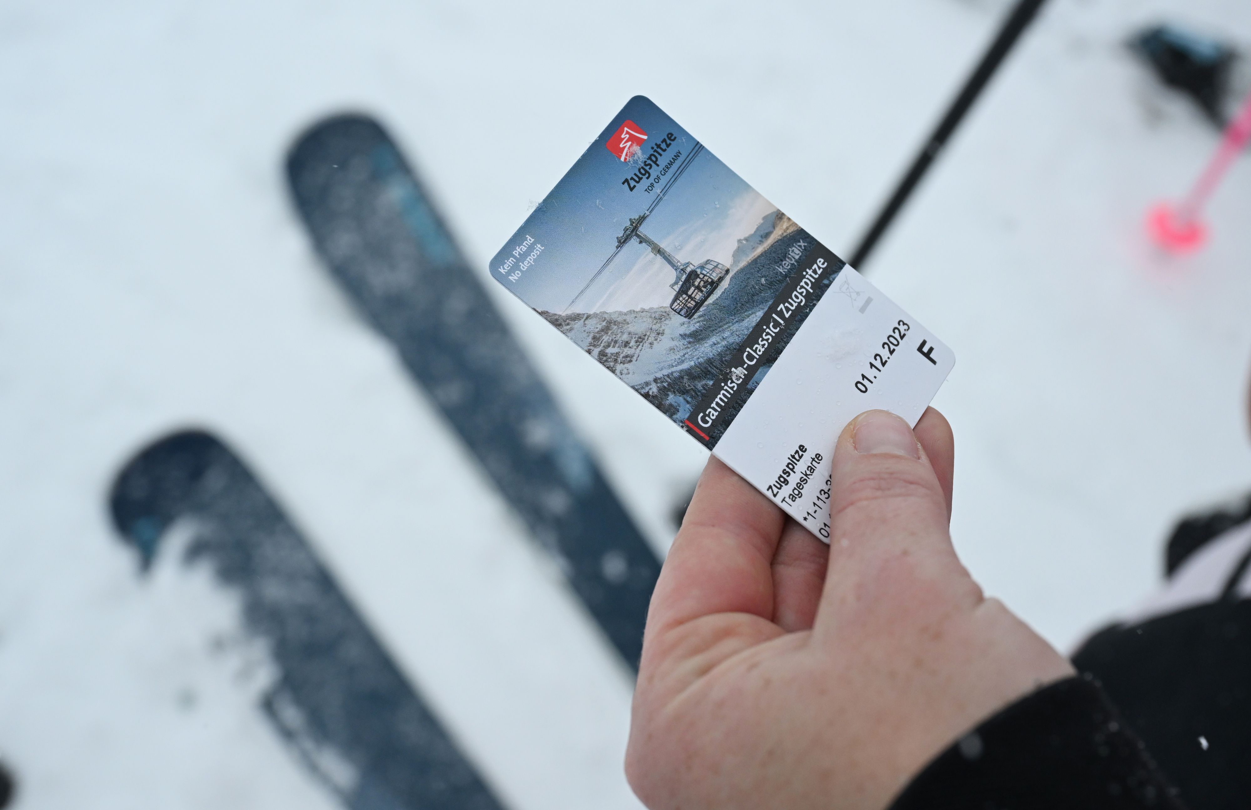 Die Tiroler Zugspitz Arena inklusive Zugspitze zählt auch heuer wieder zu teuersten Skigebieten in Österreich.