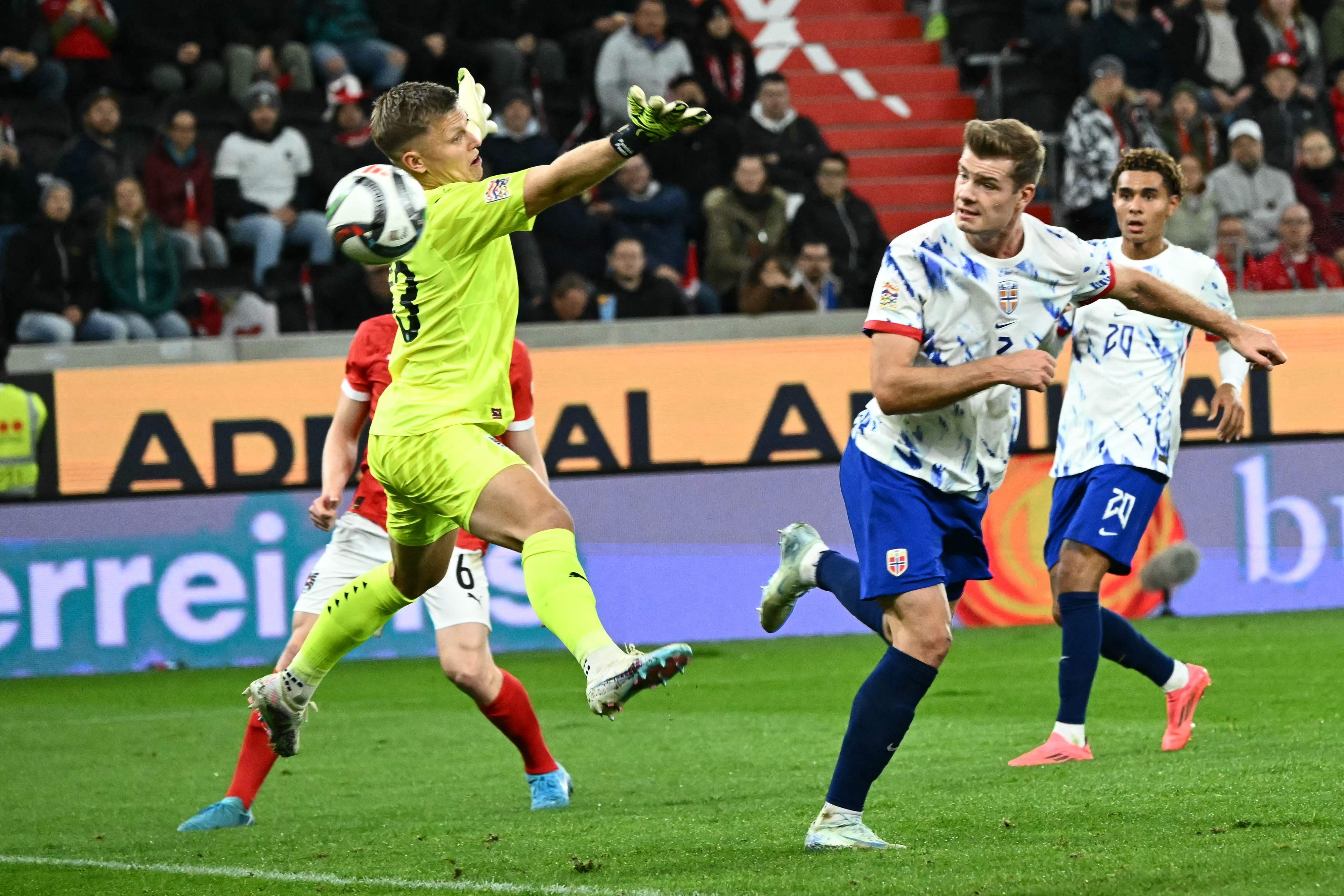 Pentz patzt: Sörloth trifft per Kopf zum 1:1.