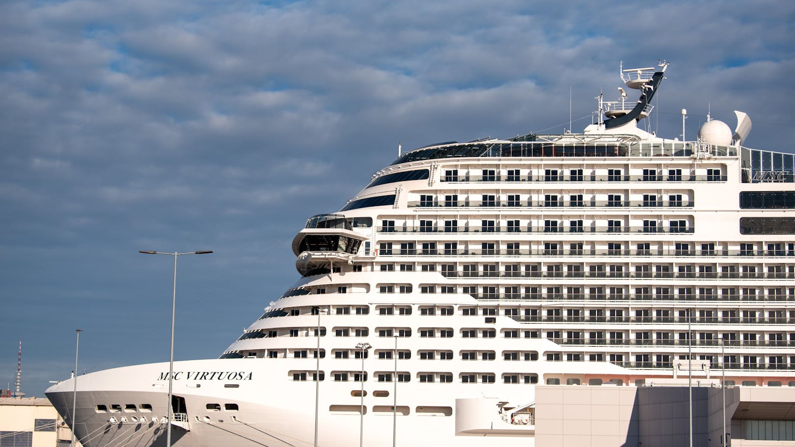 Tragödie auf Kreuzfahrtschiff – Frau stürzt in den Tod