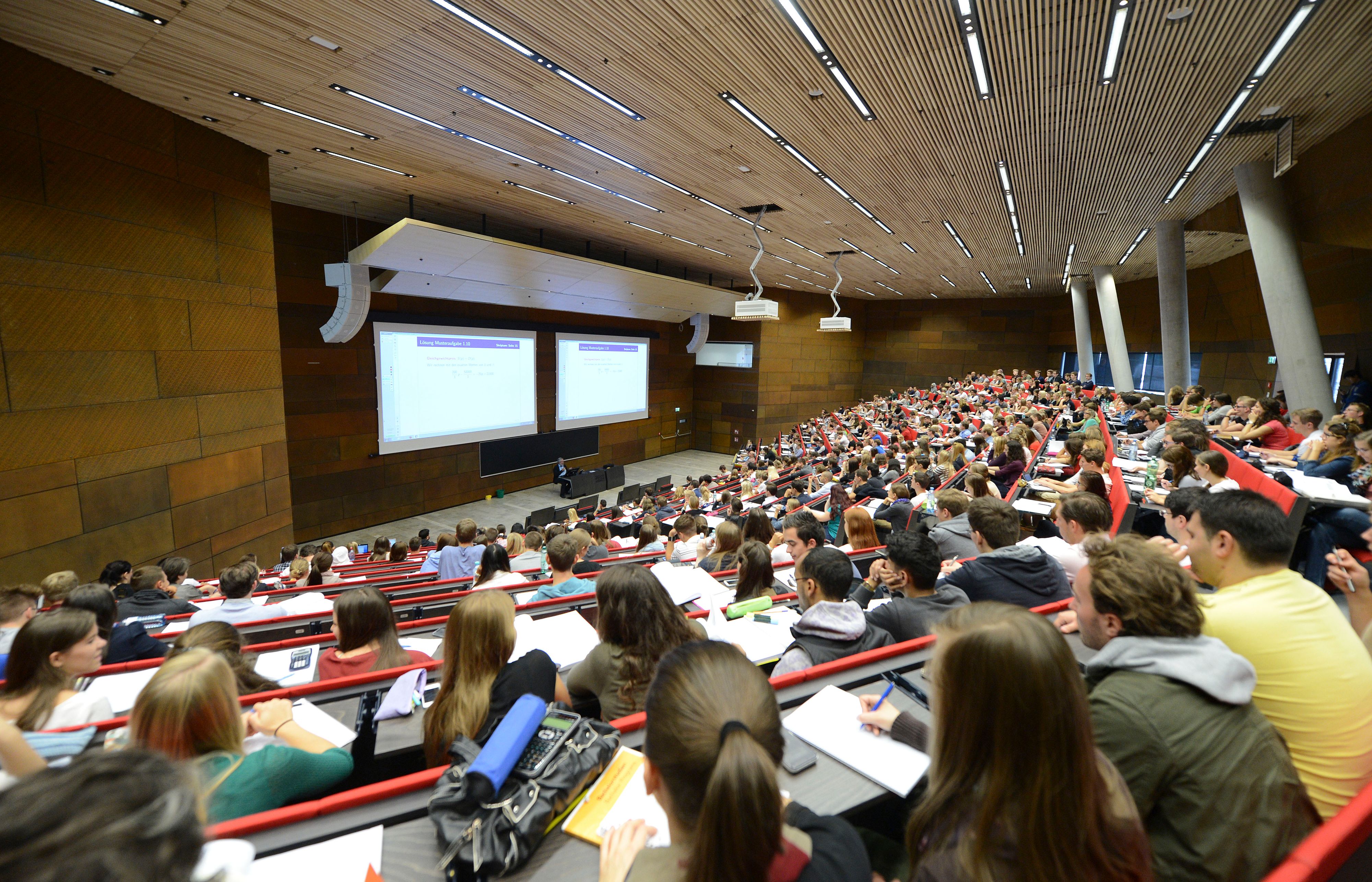 Weniger Österreicher werden laut Prognosen studieren.