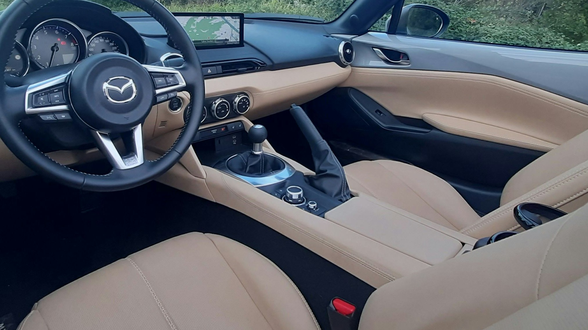 Der Drehregler des Infotainment-Systems