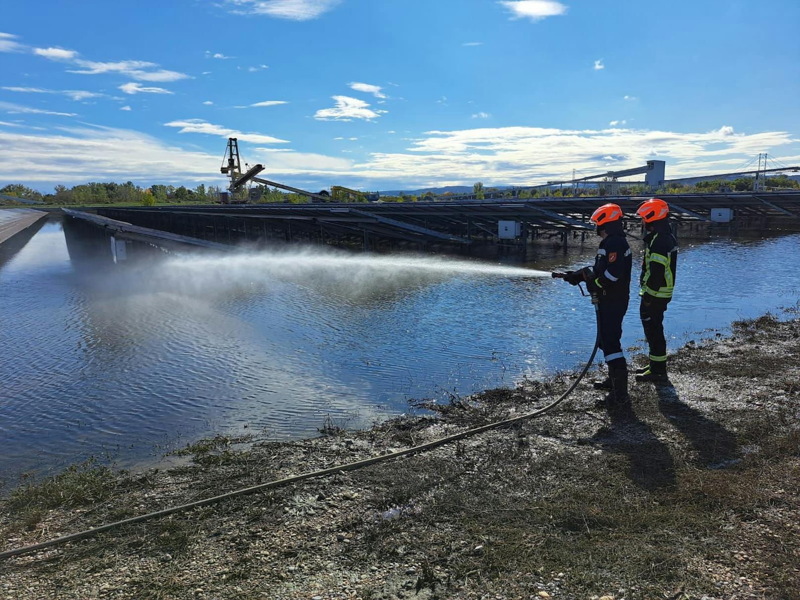 Seit drei Wochen ist die Betriebsfeuerwehr im Dauereinsatz