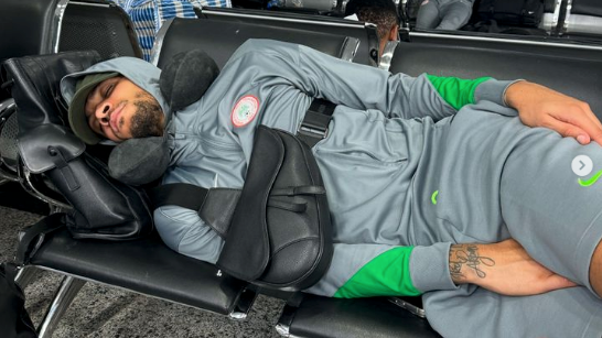 William Troost-Ekong und seine Kollegen waren am Flughafen gestrandet.