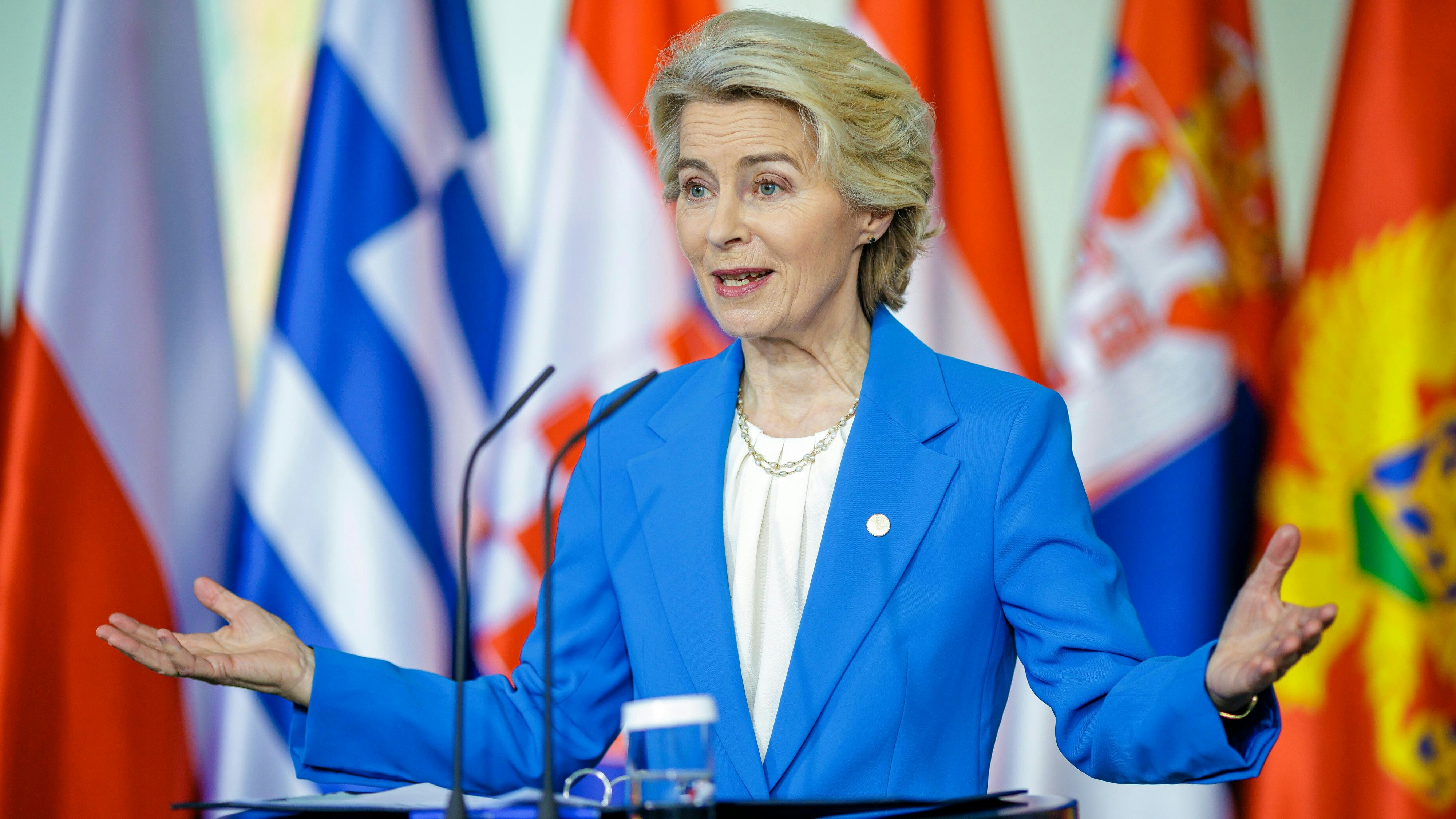 Die EU (hier Kommissionpräsidentin Ursula von der Leyen) hat Hybrid-Fahrzeuge "vergessen"