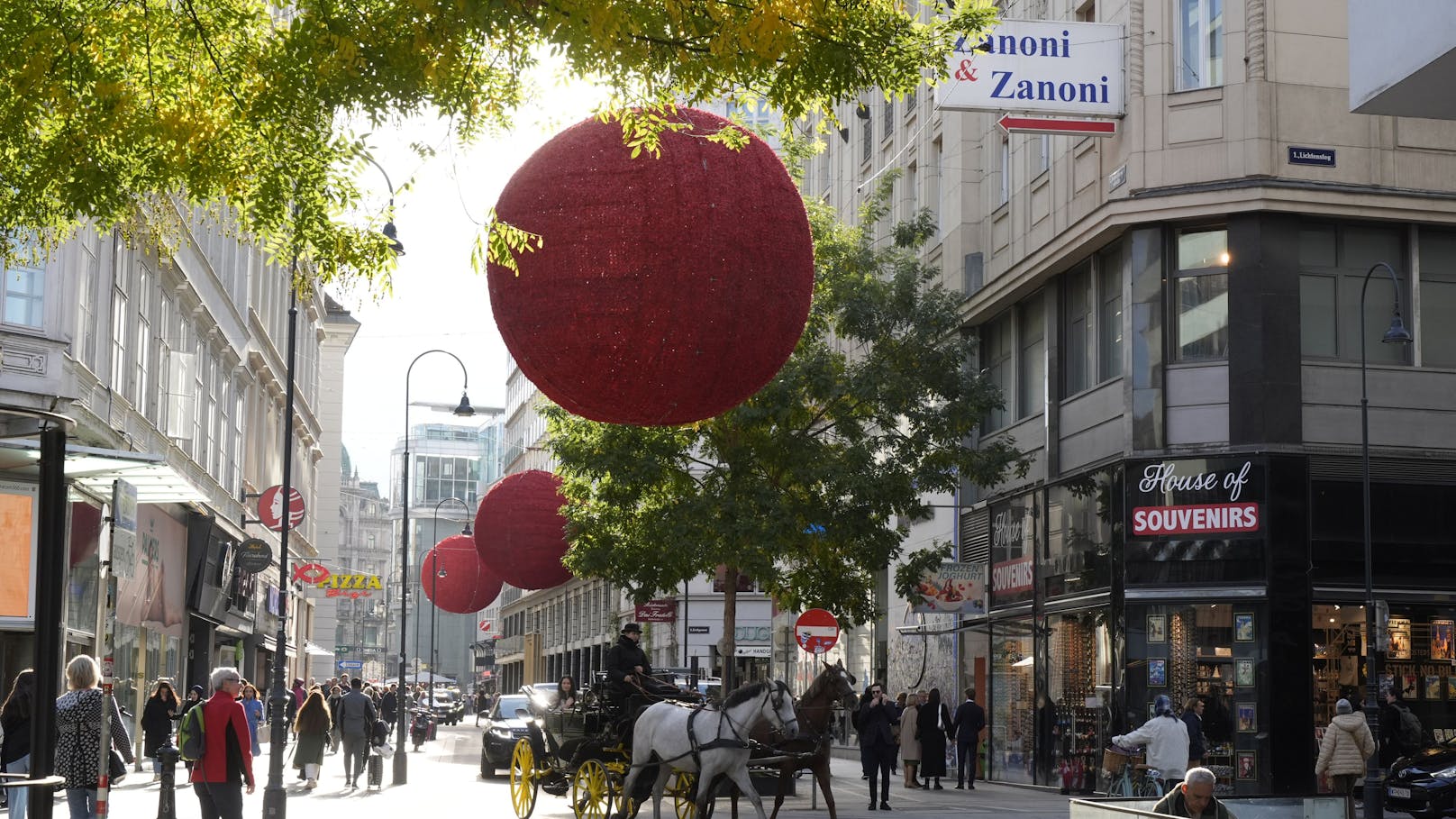 Es ist wieder so weit! In der Wiener Innenstadt wird es schon langsam weihnachtlich.