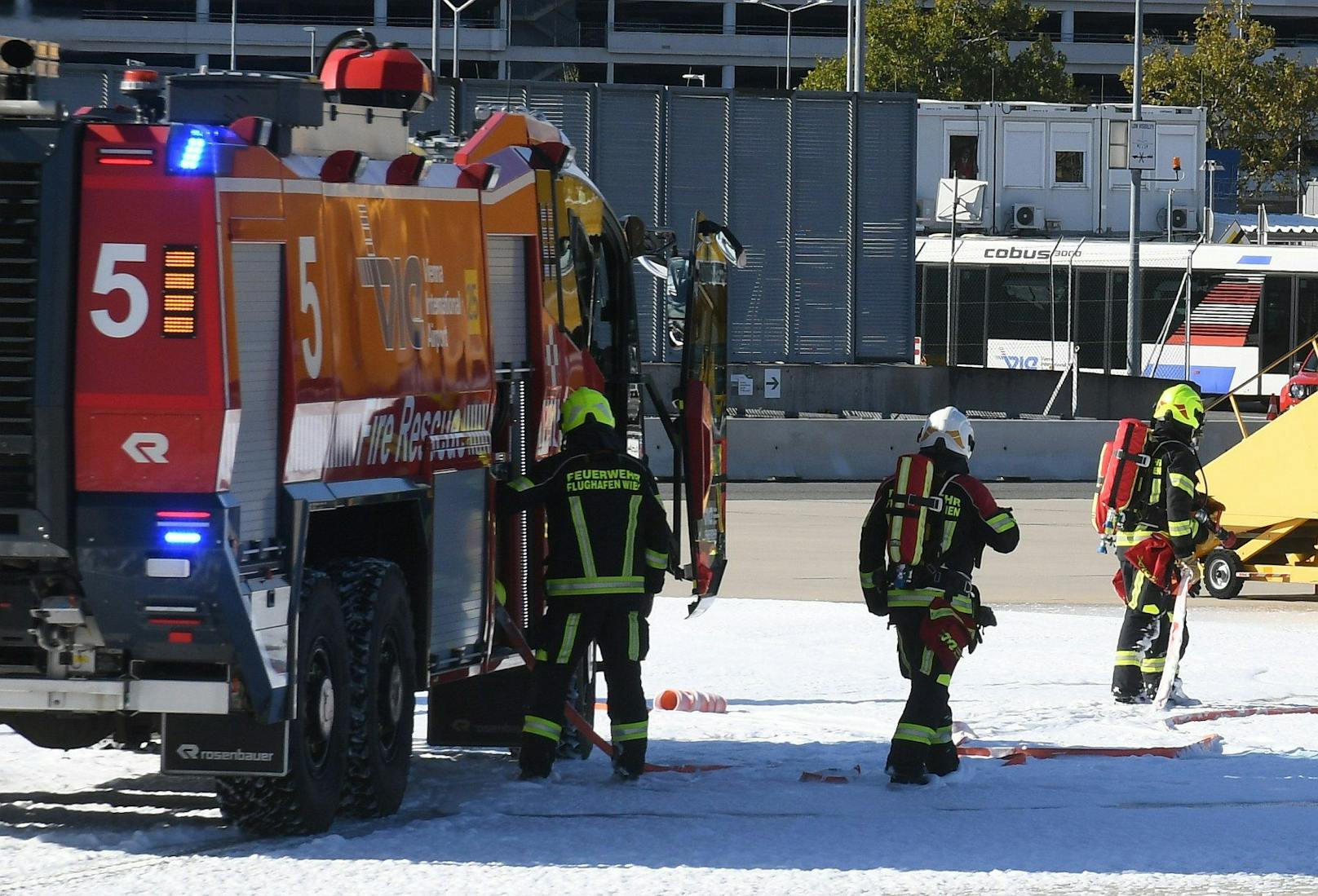 Große Einsatzübung am Flughafen Wien-Schwechat: 250 Personen vor Ort