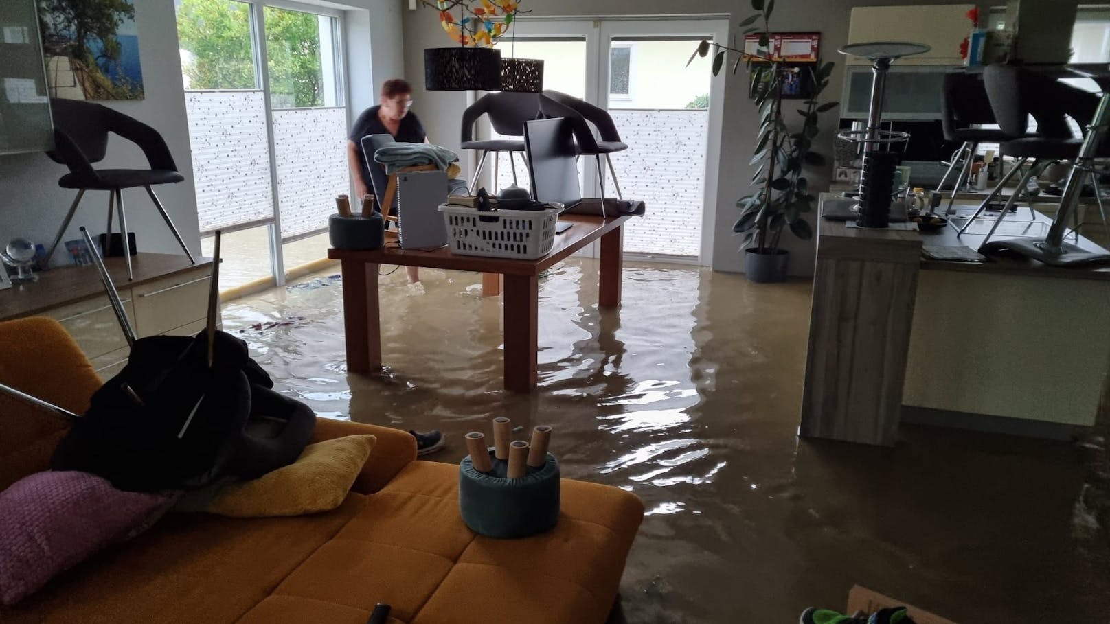 Ob das Haus überhaupt zu retten ist, beurteilt Günther Nussbaum.