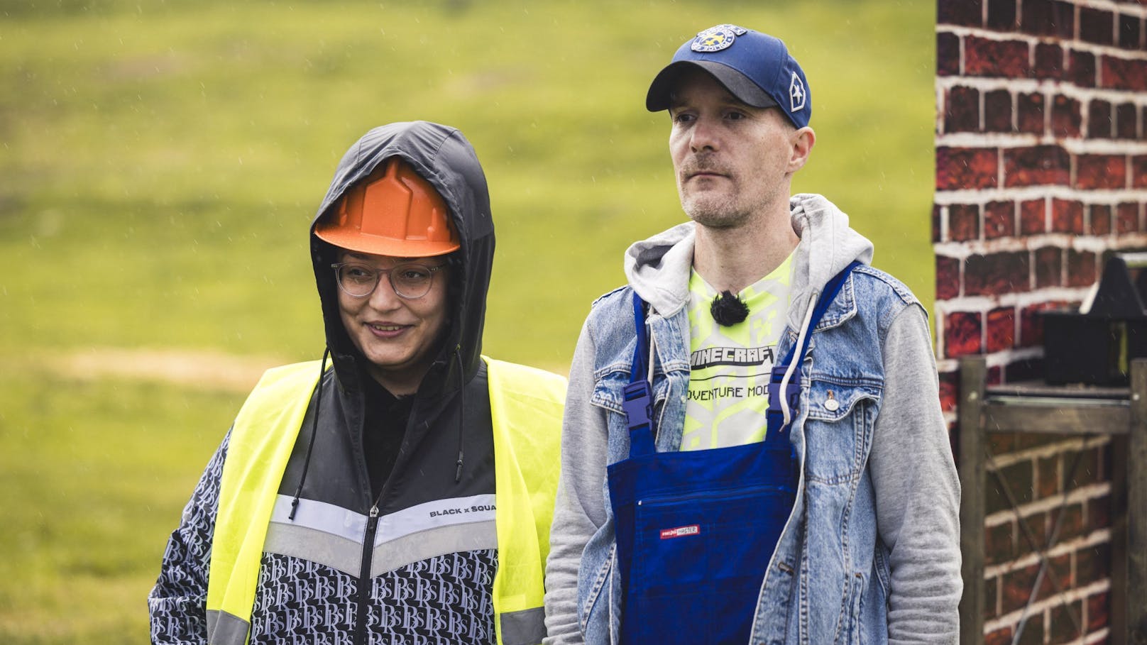 Fest steht jedenfalls, im zweiten Spiel "Keine Schraube locker" müssen die Promi-Paare nicht nur Kommunikations-Talent, sondern auch ihr handwerkliches Können unter Beweis stellen.