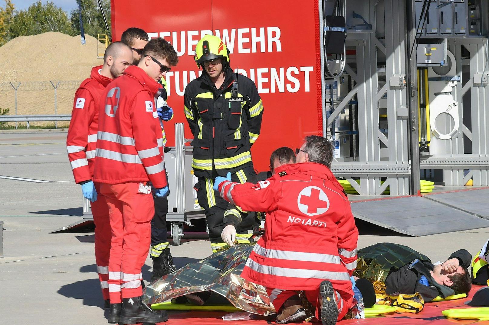 Große Einsatzübung am Flughafen Wien-Schwechat: 250 Personen vor Ort