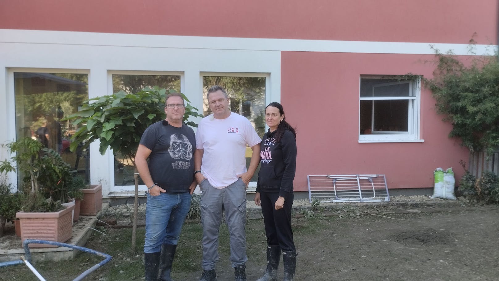 Günther Nussbaum unterstützt vom Hochwasser Betroffene.