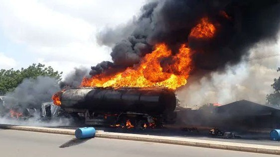 Heute.at - Fast 100 Tote nach Explosion von Tanklaster in Nigeria