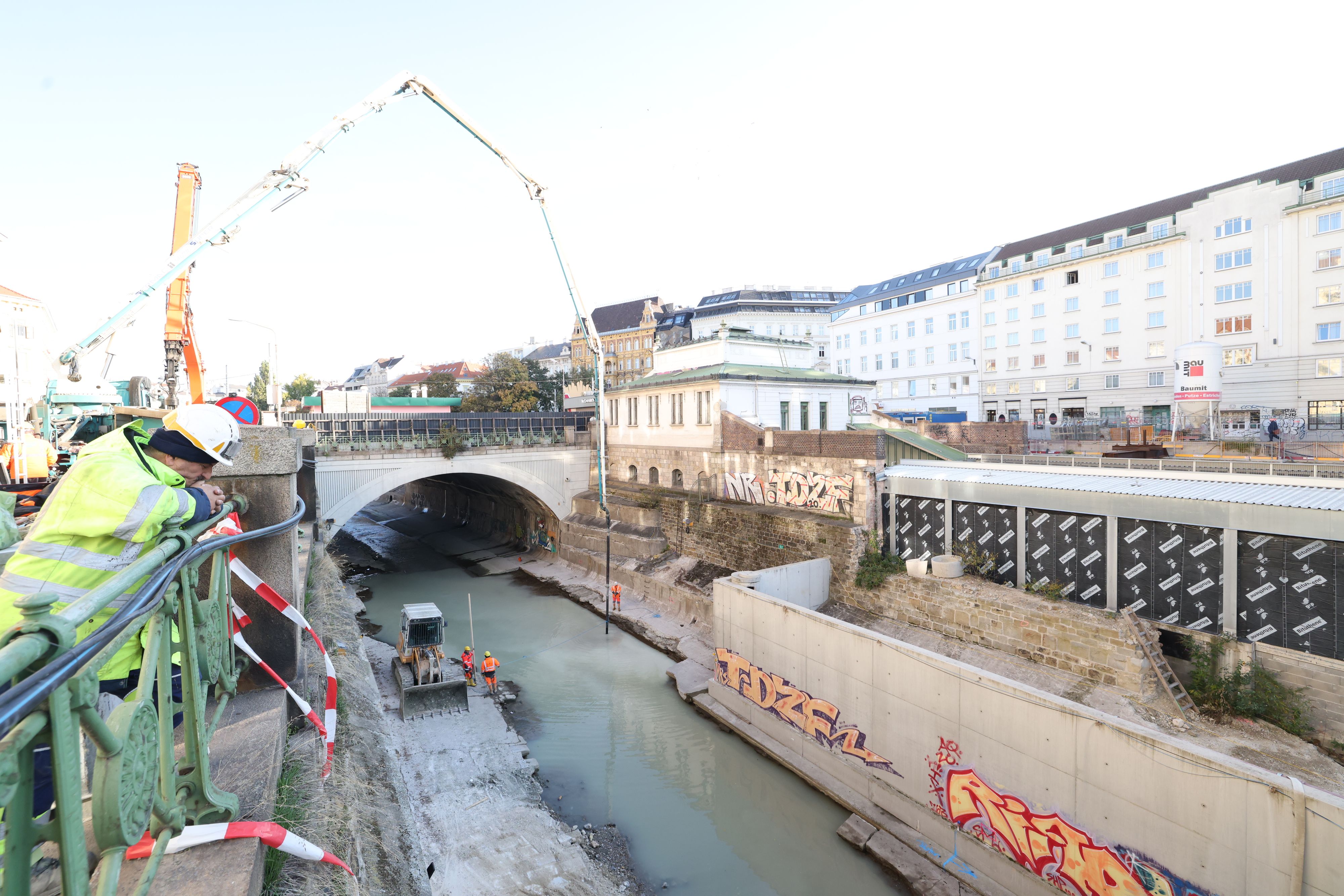 Bei der Baustelle für das U-Bahn-Kreuz U2/U4 wird auf Hochtouren gearbeitet