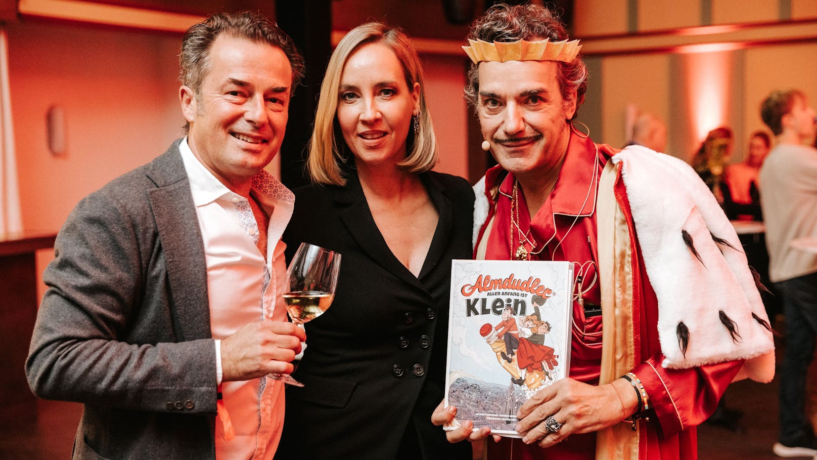 Nadja Bernhard mit ihrem Partner Peter Beuchel und "Mister Almdudler" Thomas Klein