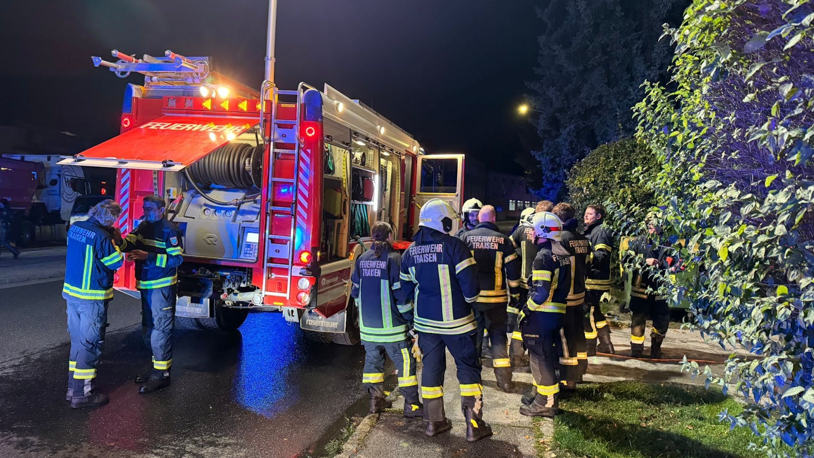 Insgesamt waren 46 Helfer im Einsatz.