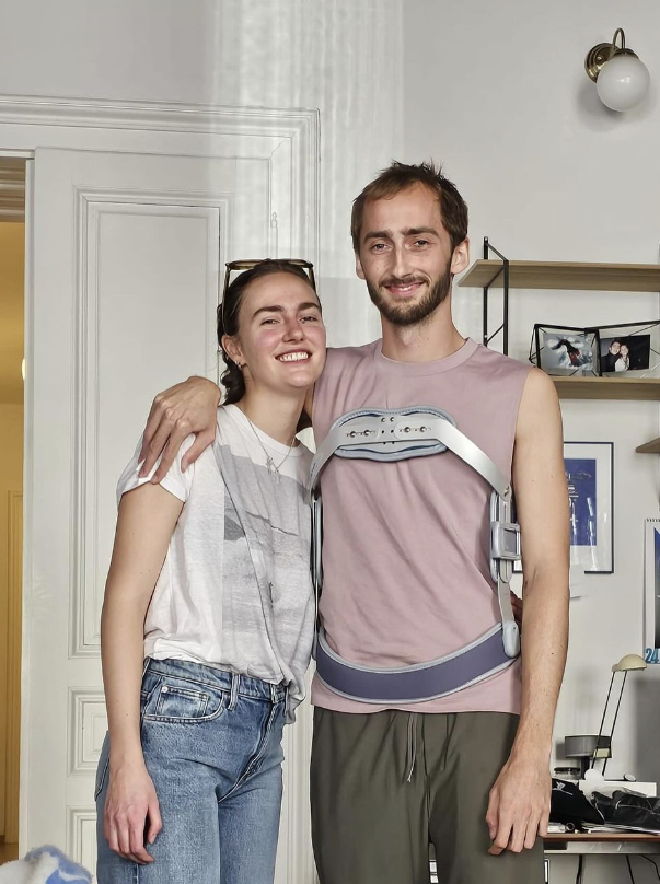 Gloria und Ferdinand Habsburg halten zusammen - vor allem als sich der Rennfahrer bei einer Testfahrt eine schwere Verletzung zuzog.