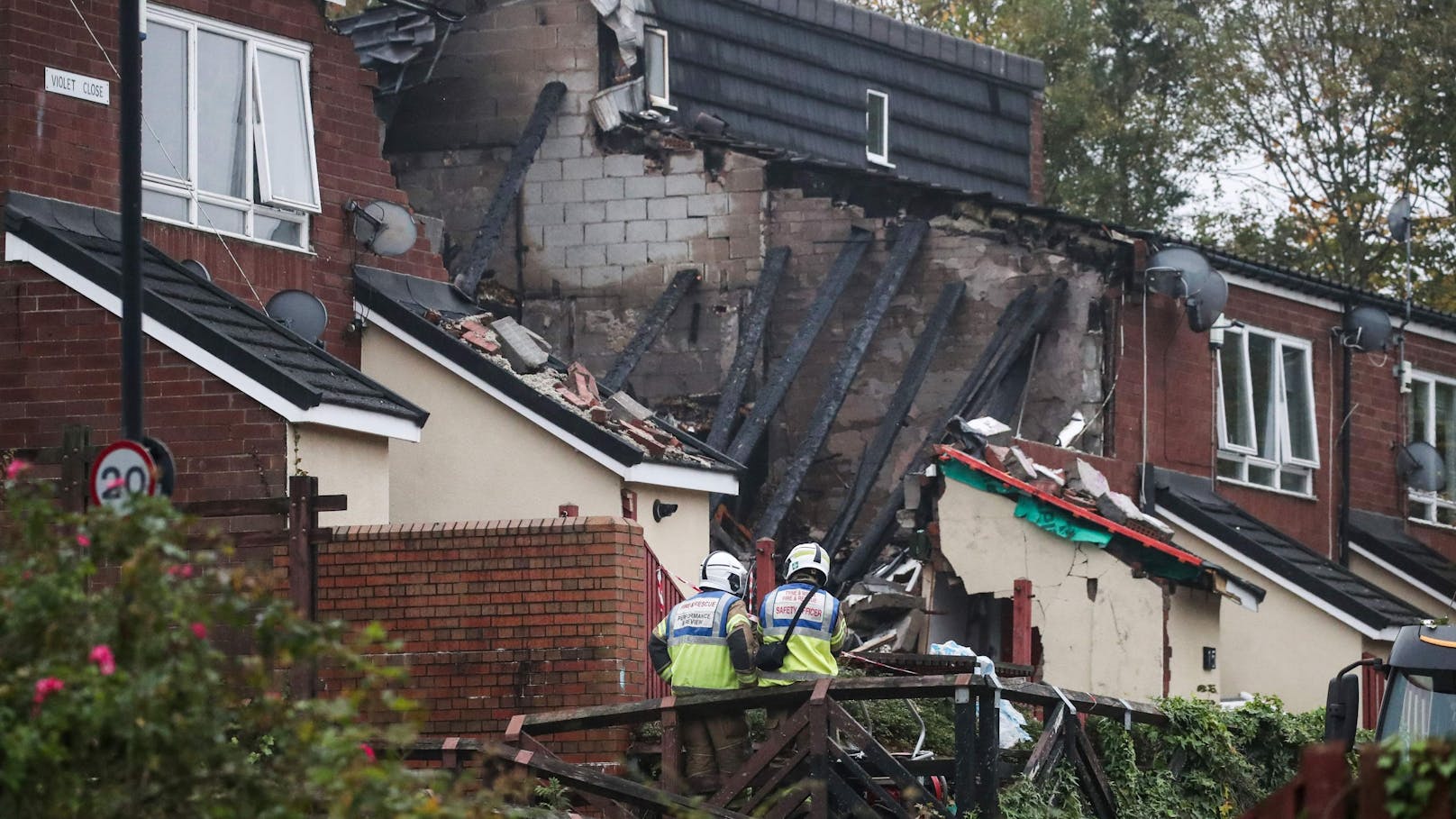 Haus fliegt in die Luft – Bub (7) stirbt bei Explosion