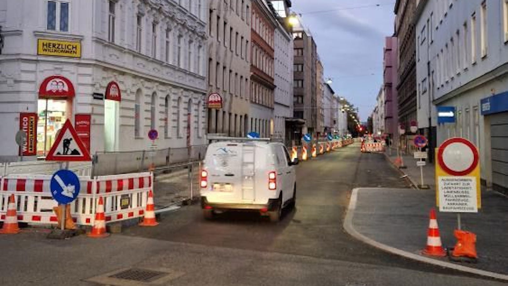 Außer Einsatzfahrzeugen und ähnlichen Wägen dürfte hier niemand durchfahren.