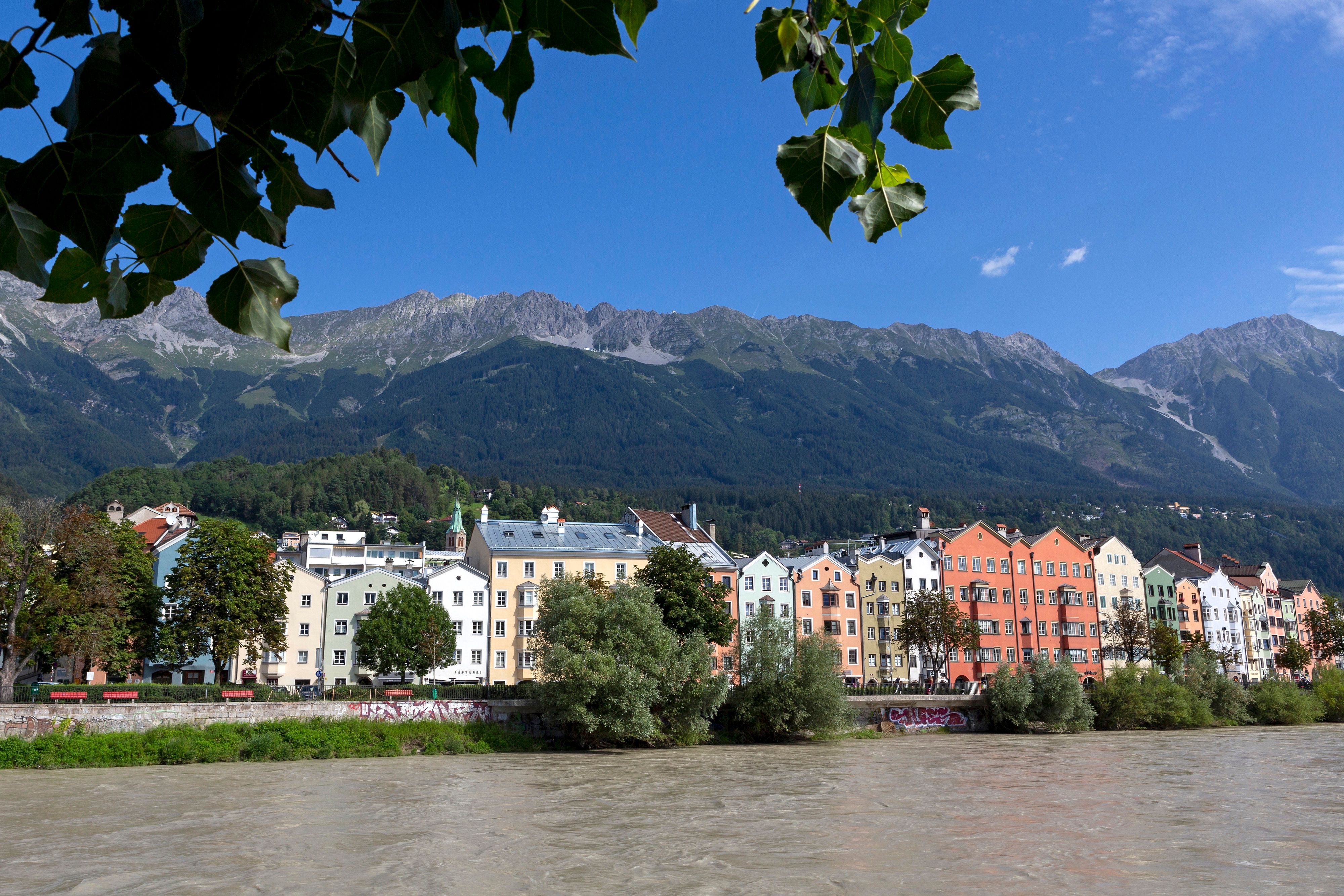 Am Mittwoch sprang ein 12-Jähriger in den Inn. Ein Lehrer konnte sein Leben retten. (Symbolbild)