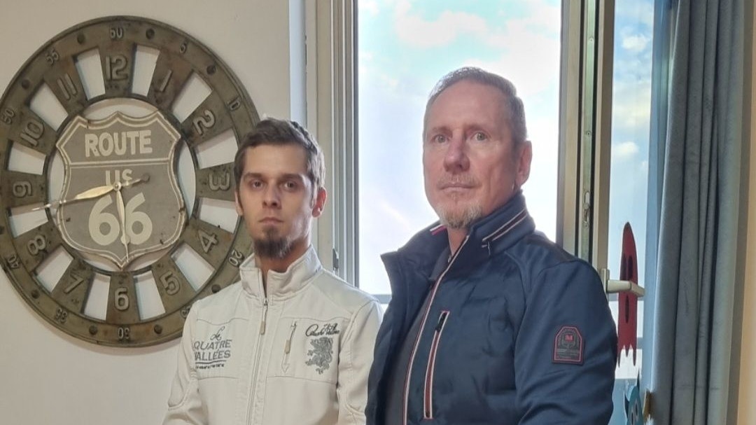 Wohnbau-Ombudsmann der FPÖ Wien Michael Niegl (r.) war vor Ort.