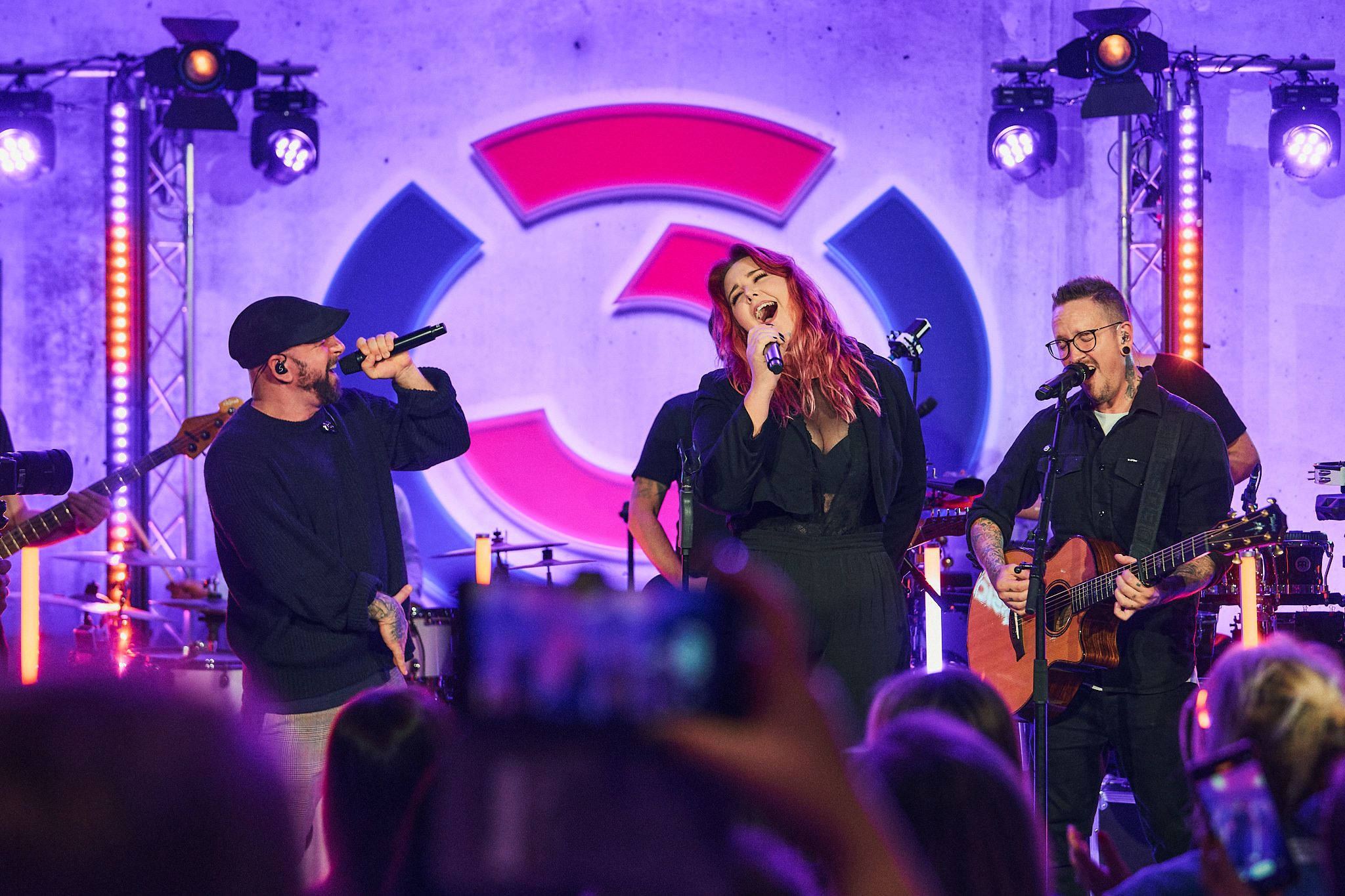 Seiler und Speer performten mit Sängerin PÄM bei Ö3