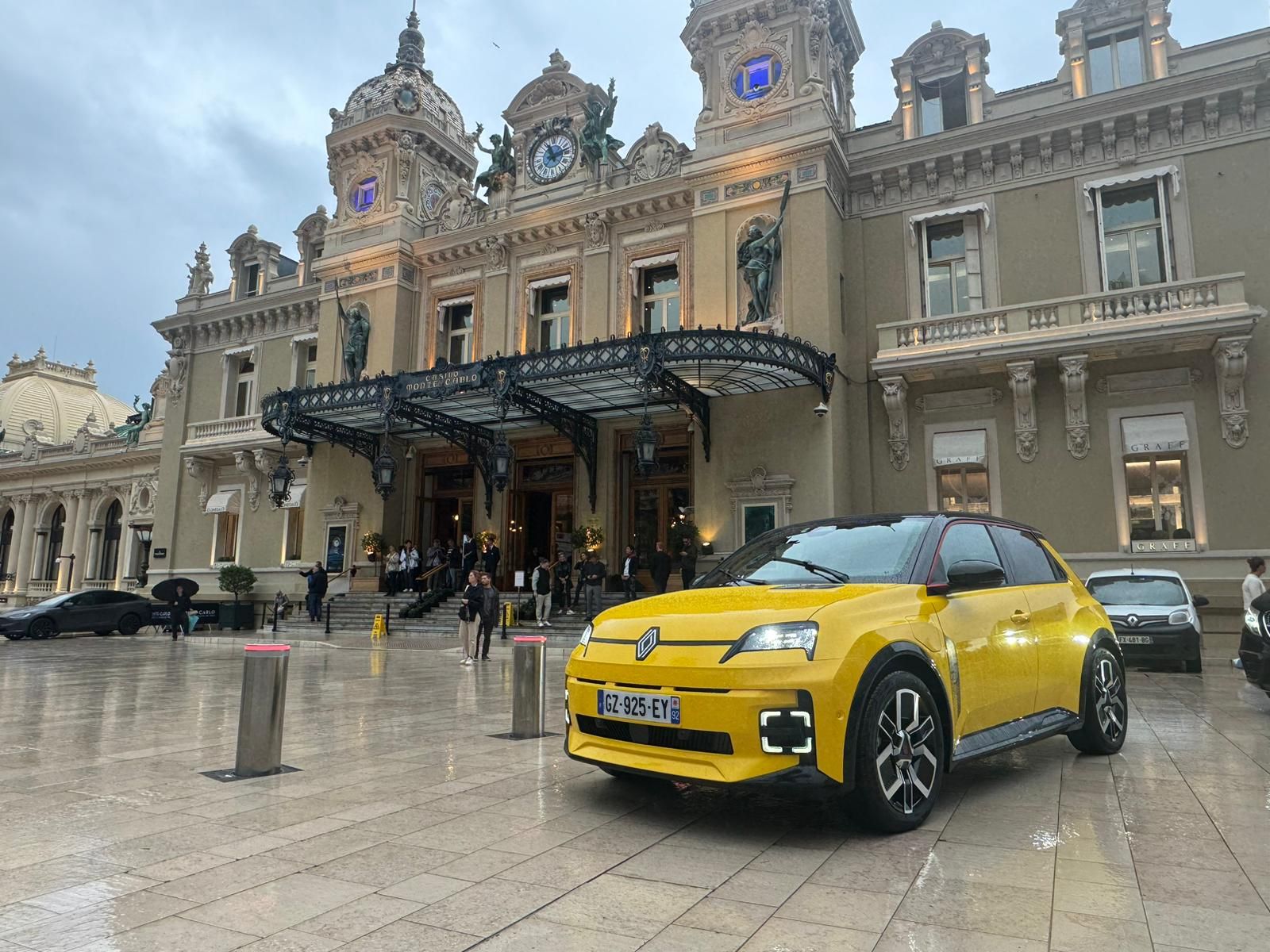 Der neue Renault 5 in Monaco